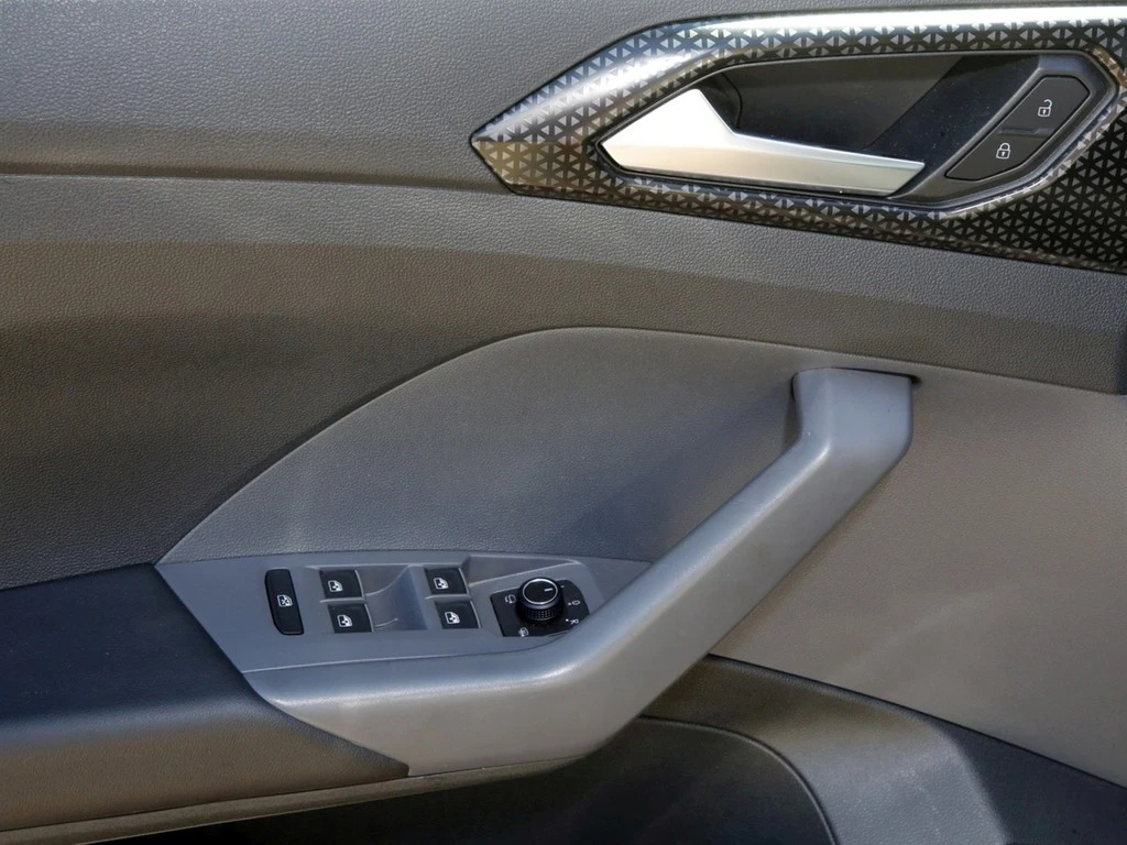 Volkswagen-T-Cross-image-15