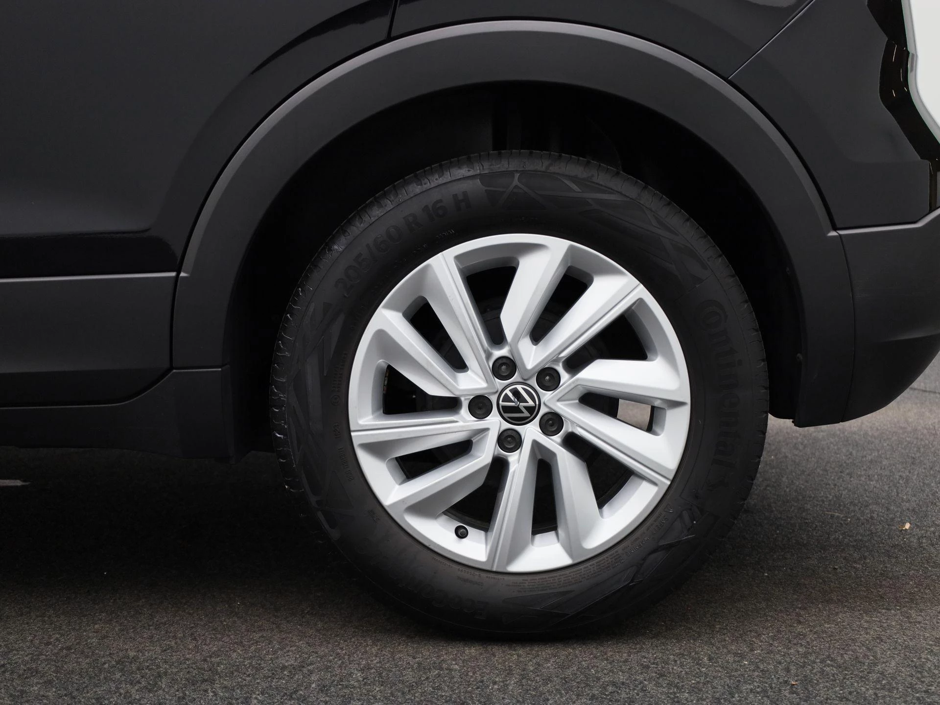 Volkswagen-T-Cross-image-12