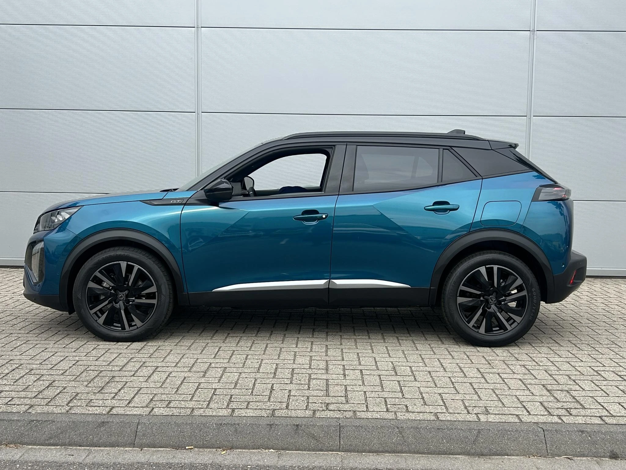 Peugeot-2008-image-2
