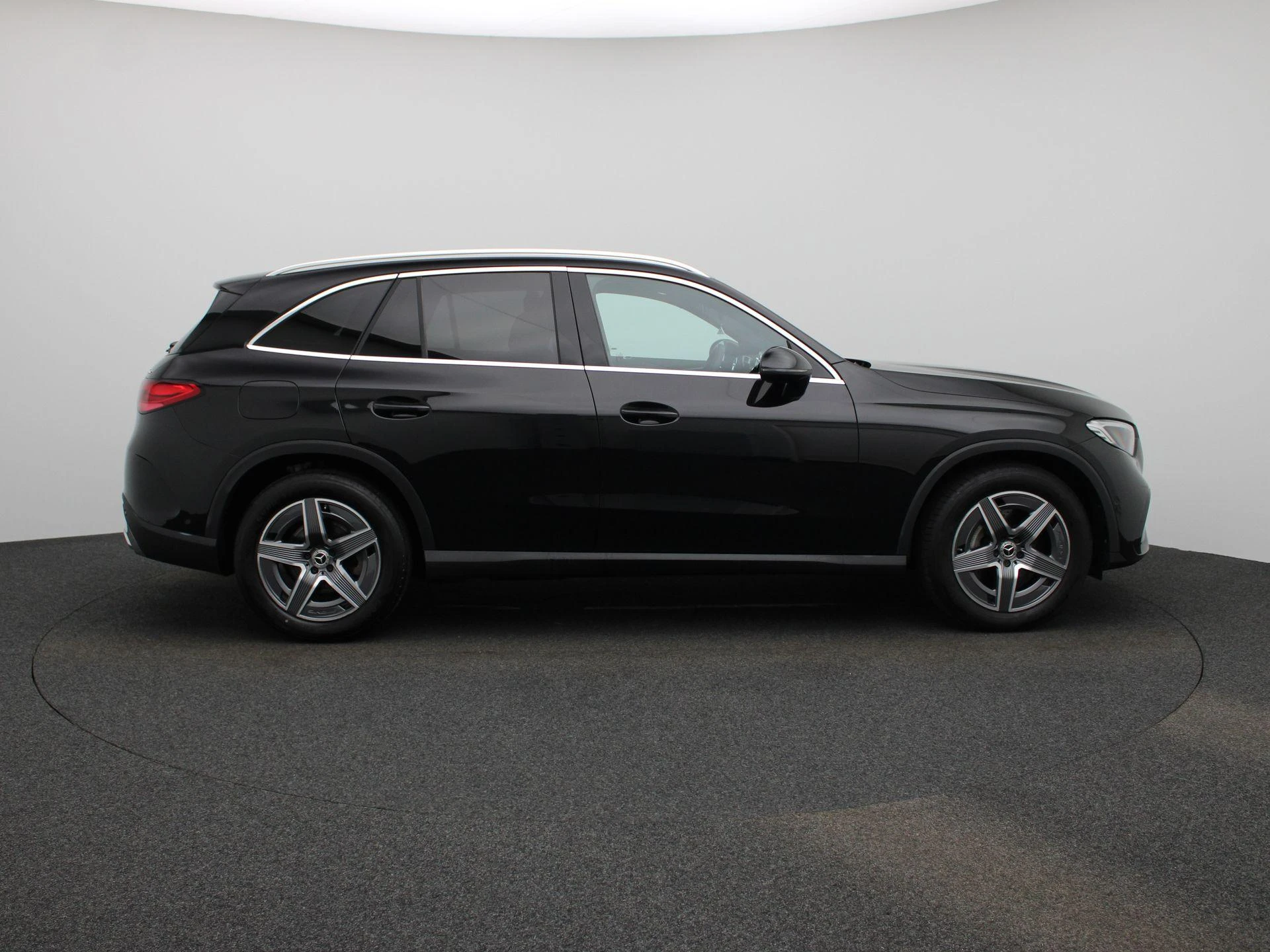 Mercedes-Benz-GLC-image-5