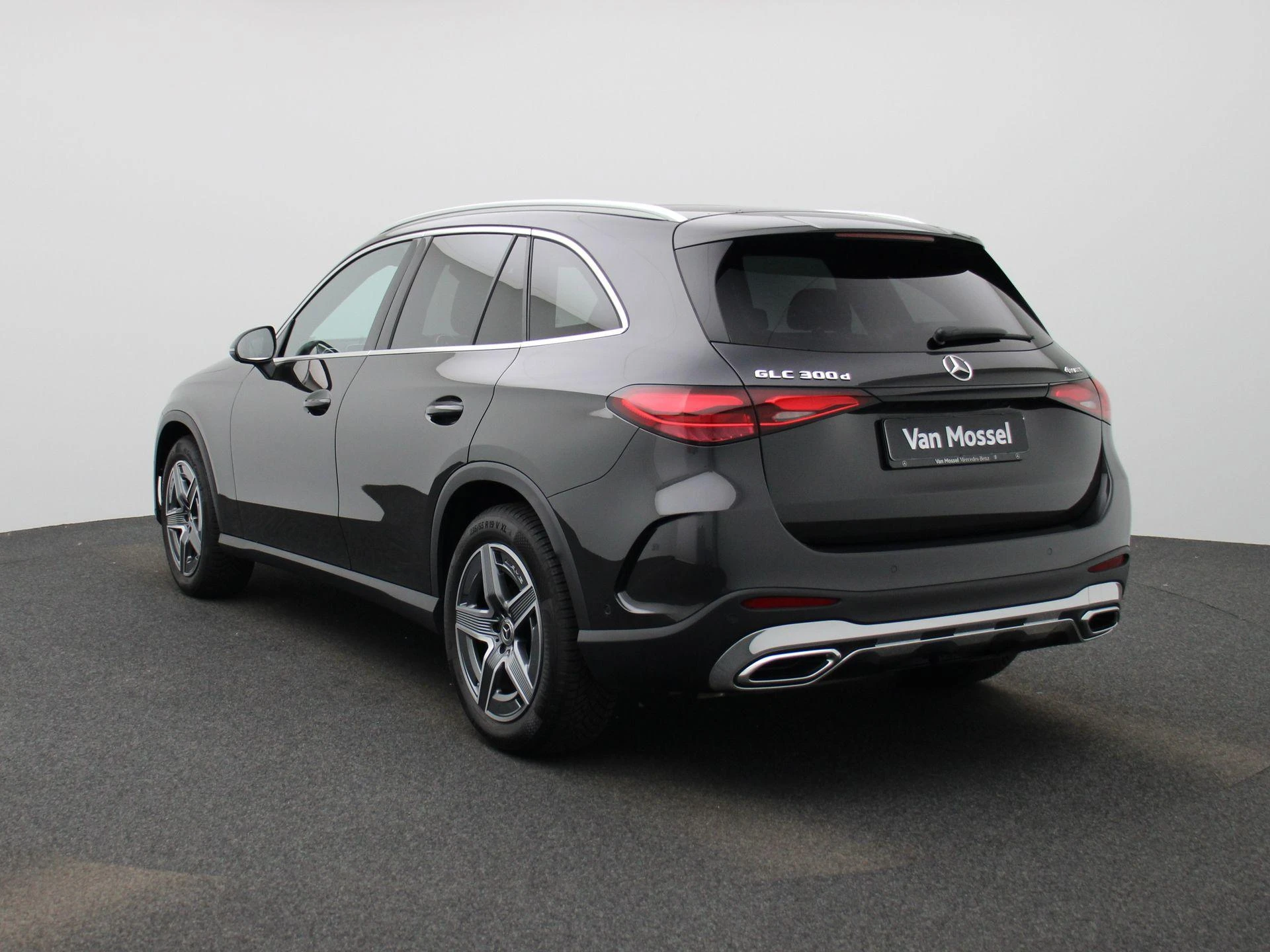 Mercedes-Benz-GLC-image-1