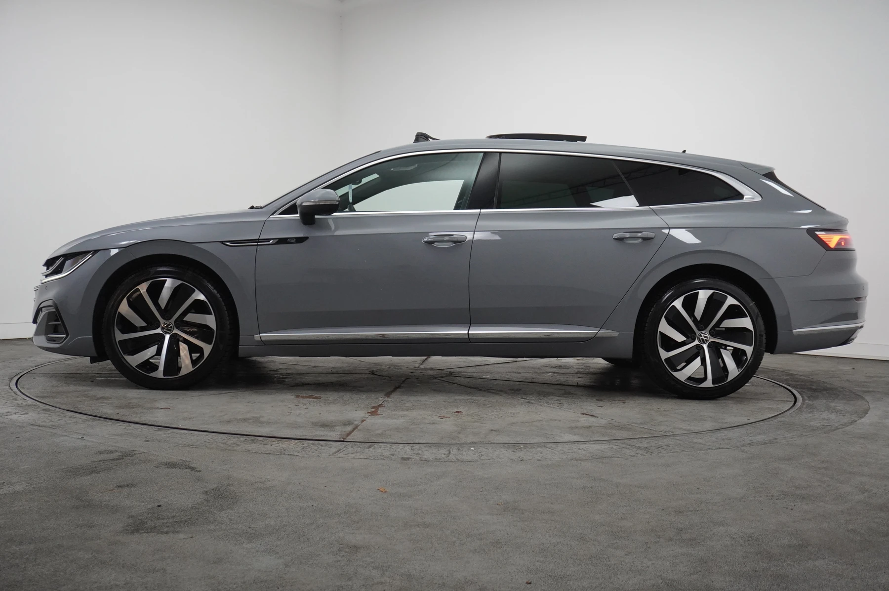 Volkswagen-Arteon-image-21