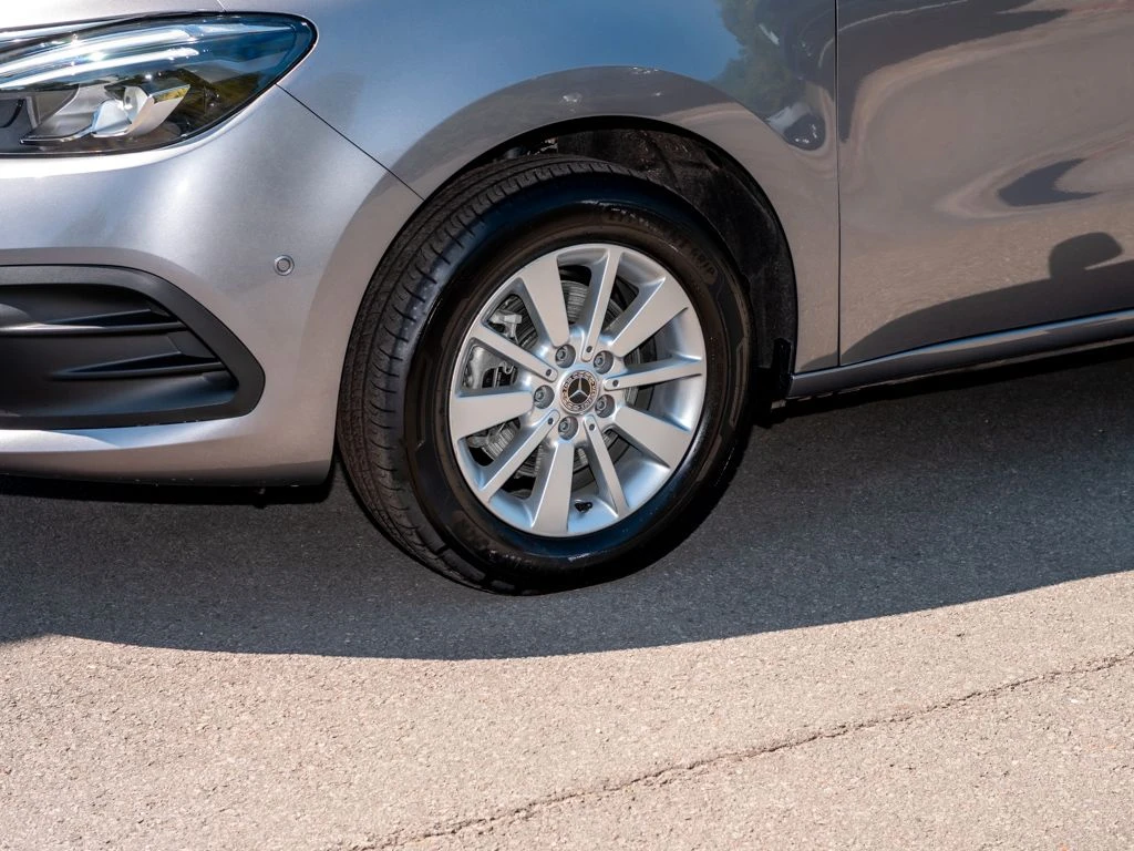 Mercedes-Benz-EQT 200-image-5