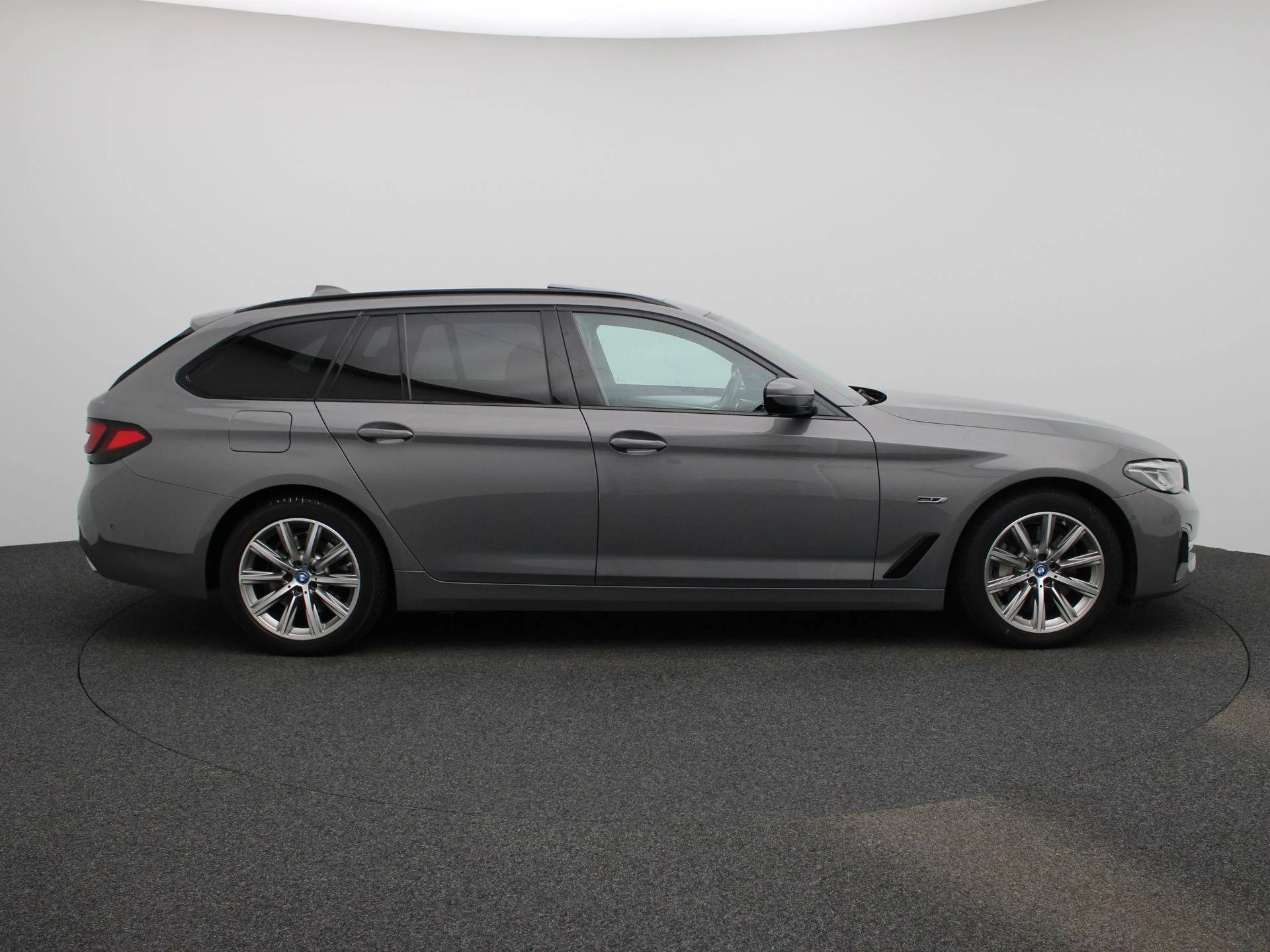 BMW-5 Serie-image-5