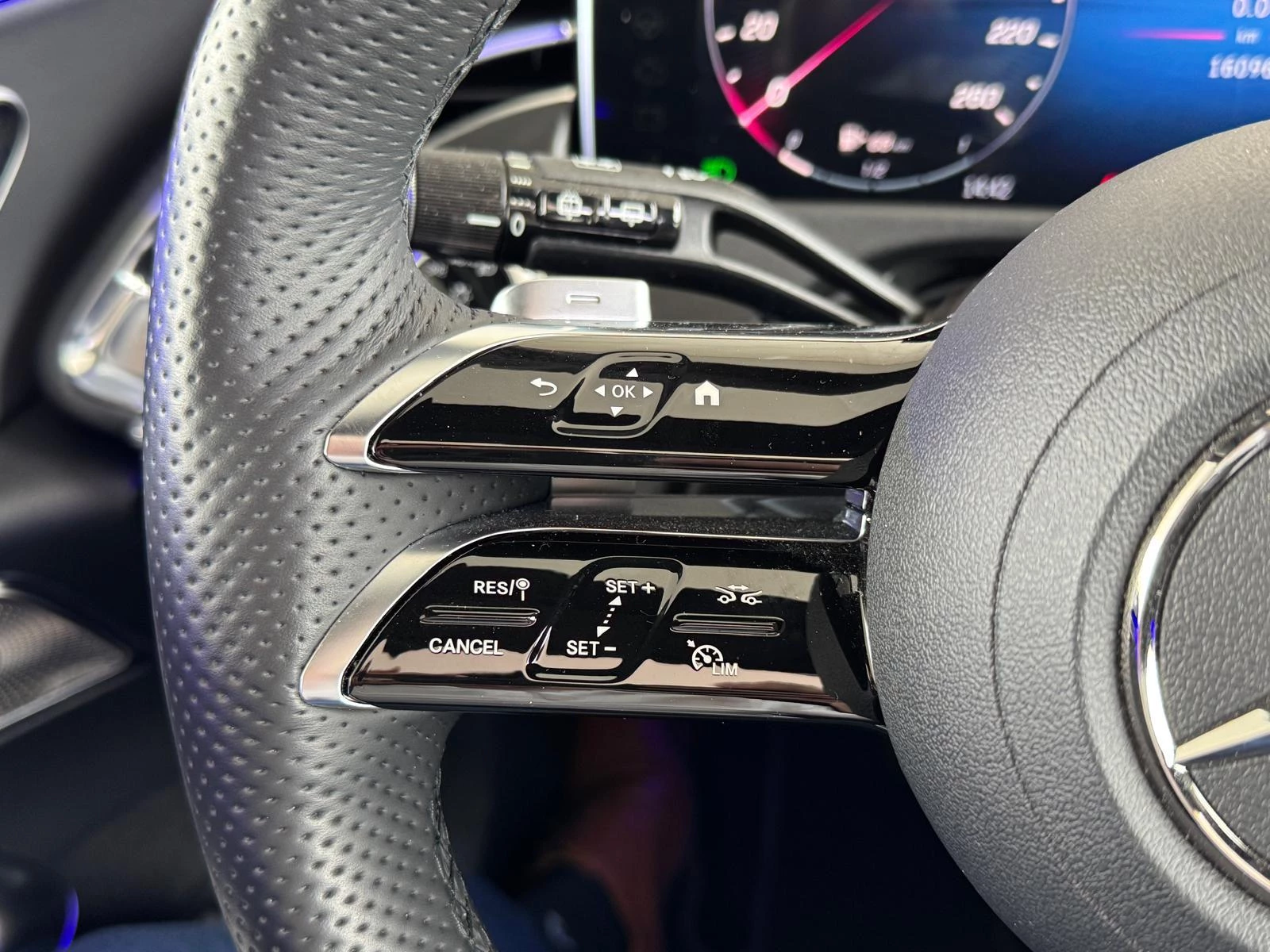 Mercedes-Benz E-Klasse 300 e AMG Line Break + PANO DAK + BURMESTER + DIGITAL LIGHT + NIGHTPACK