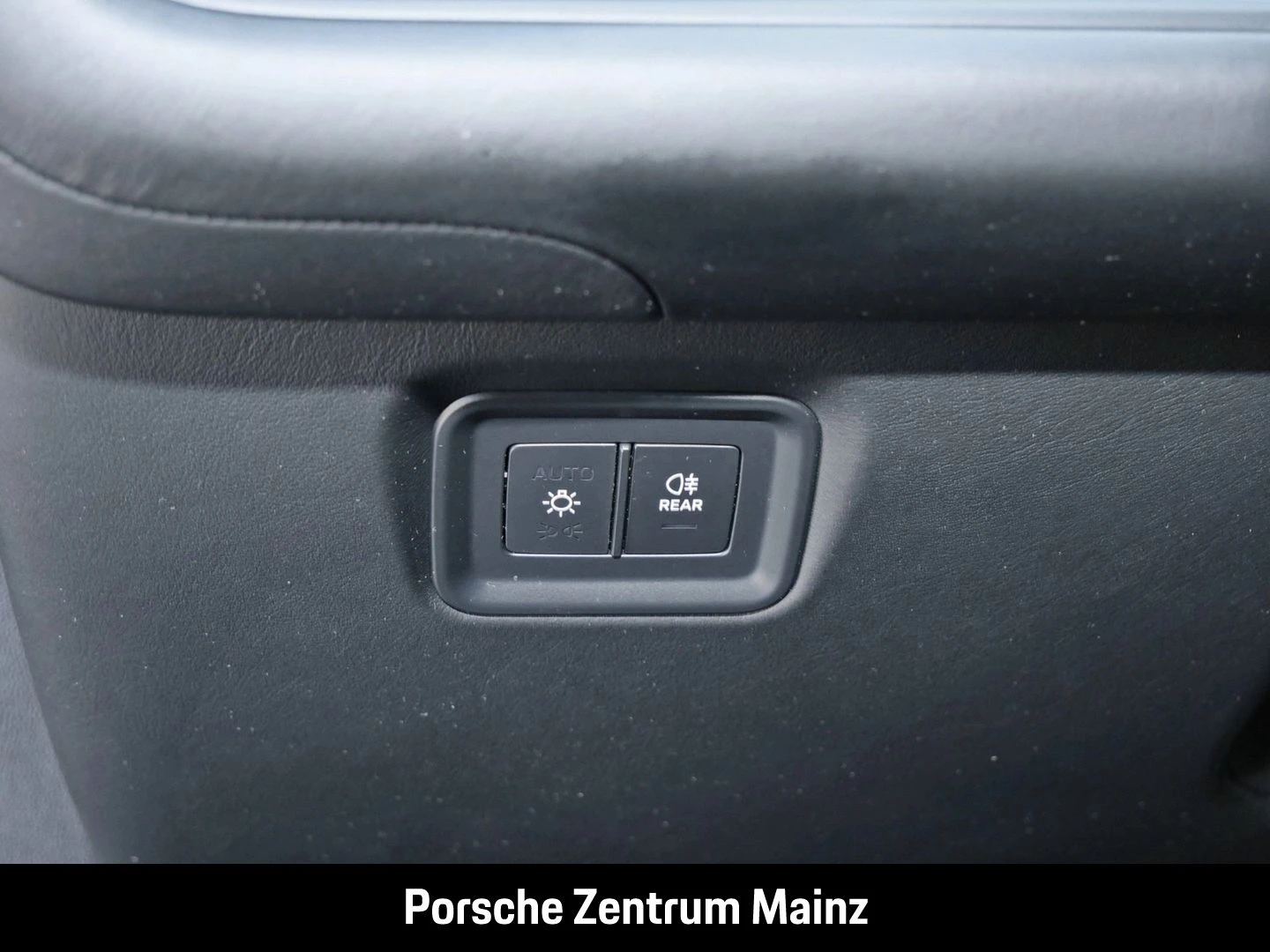 Porsche-Cayenne-image-27