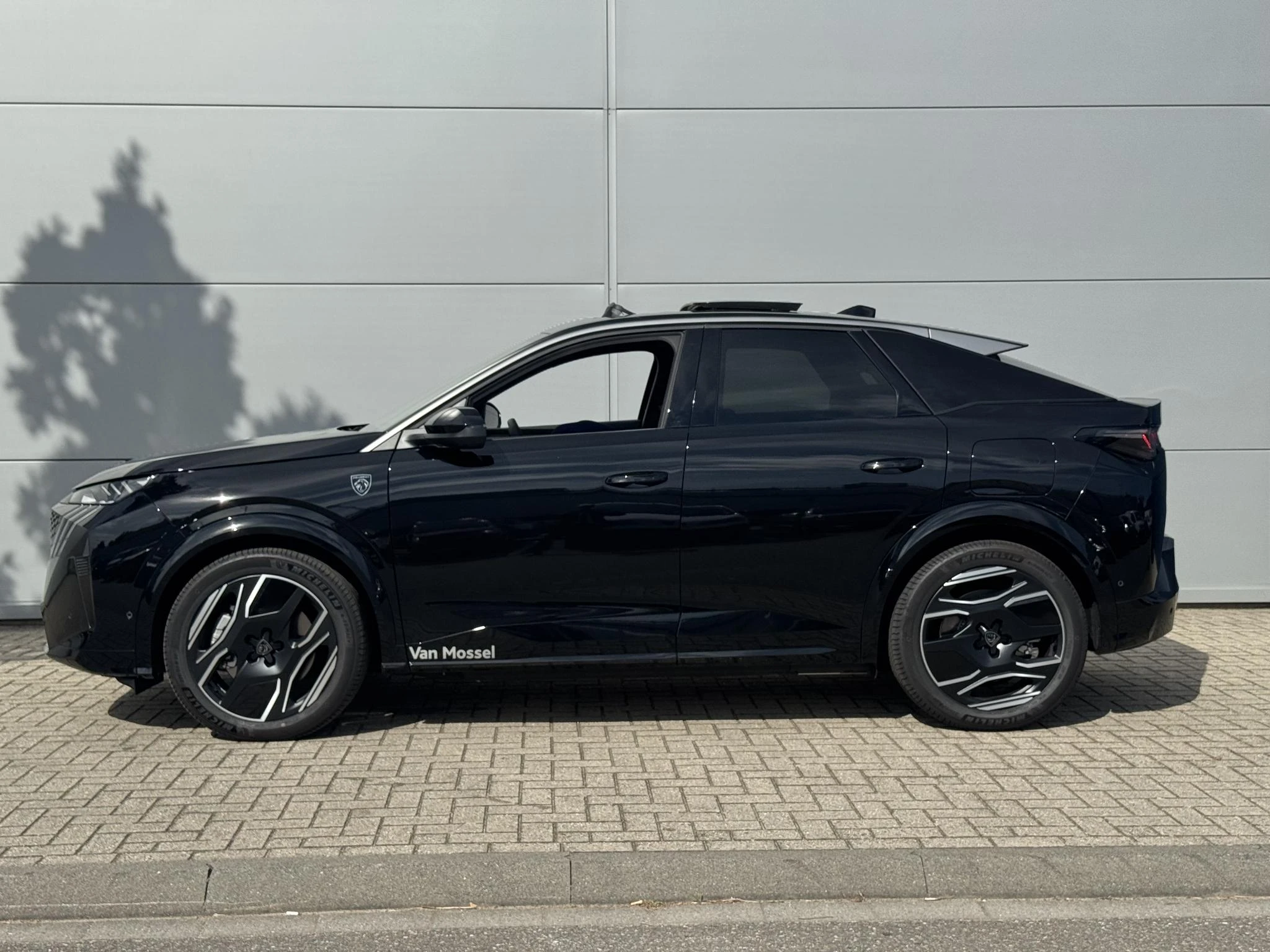 Peugeot-e-3008-image-2