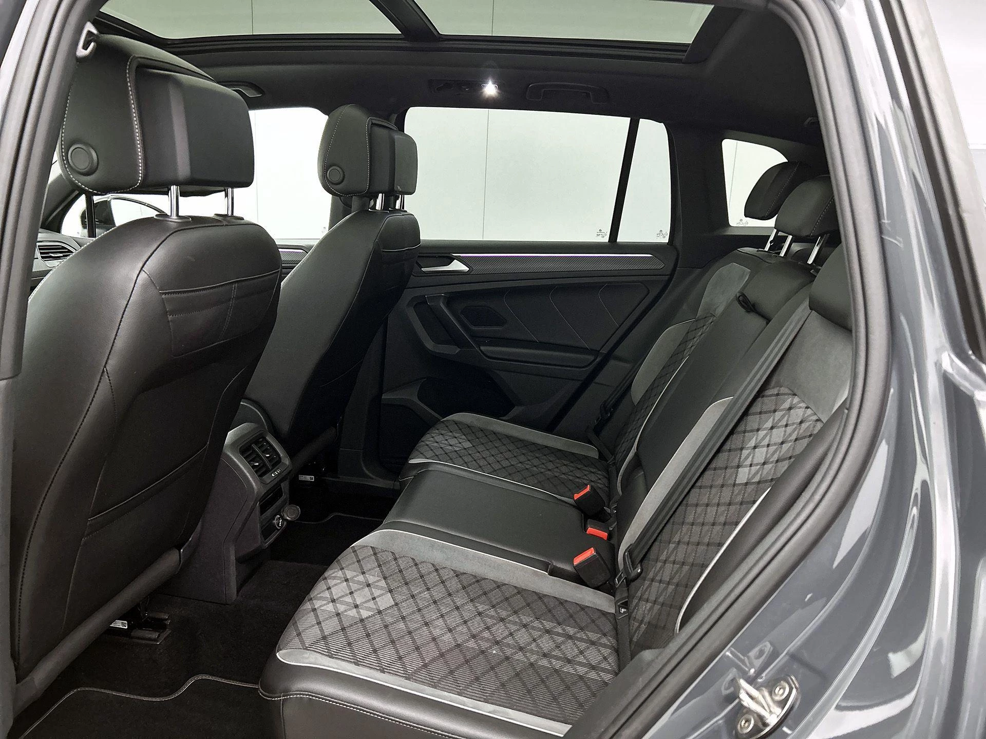 Volkswagen-Tiguan-image-26