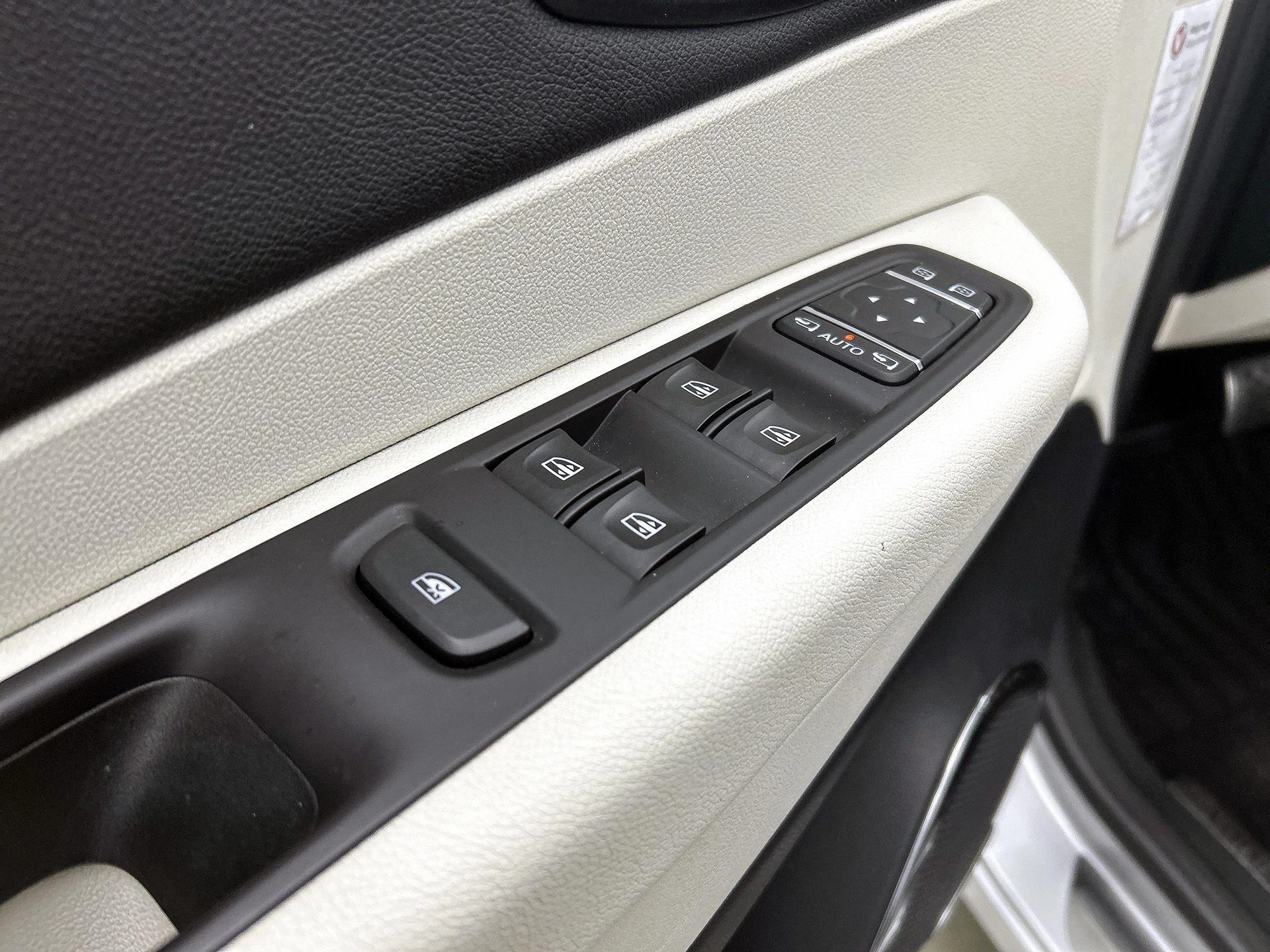 Renault-Captur-image-32