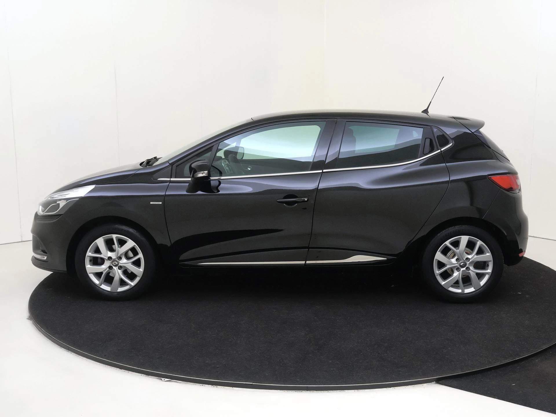 Renault-Clio-image-7