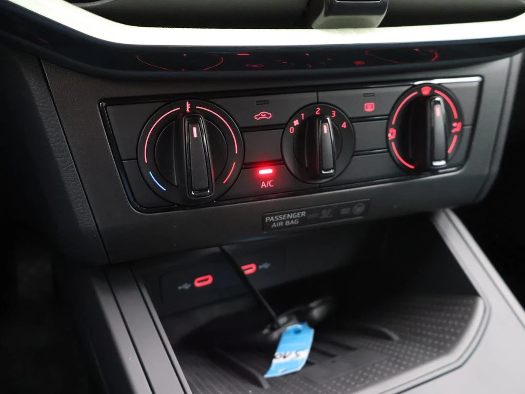 SEAT Ibiza 2026 Ibiza Play Plus 1.0 TSI 95PK *VIRTUAL COCKPIT*CAMERA*PDC*APP-CONNECT*NAVI*...*