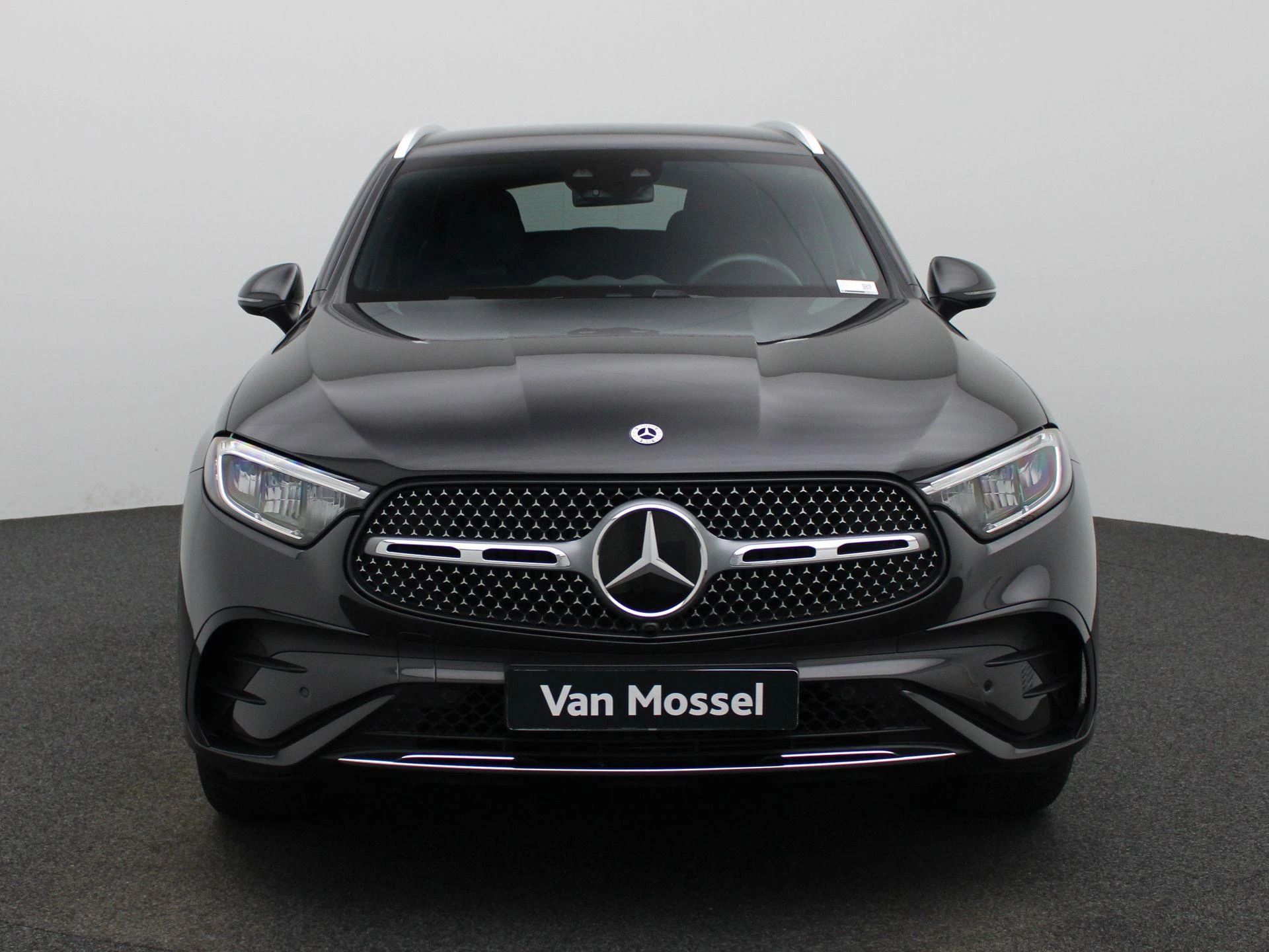 Mercedes-Benz-GLC-image-2