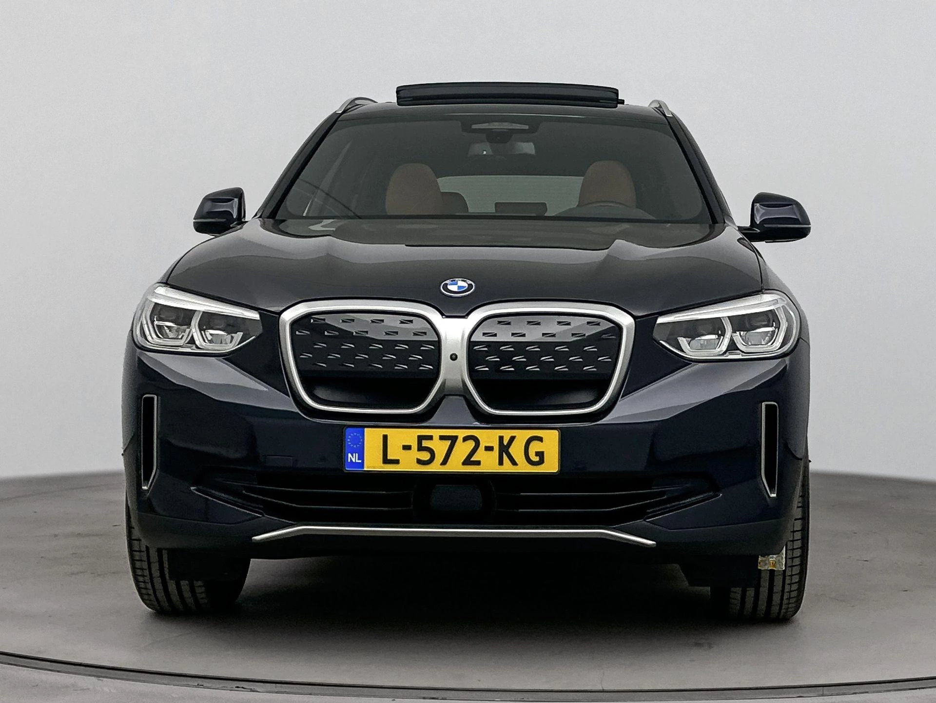 BMW-iX3-image-4