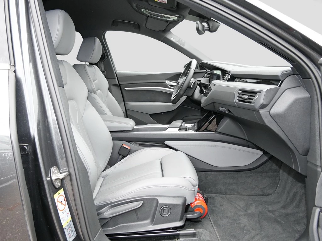 Audi Q8 e-tron 55 quattro S-Line *B&O*LUFT*AHK*MATRIX*ACC*NAVI*