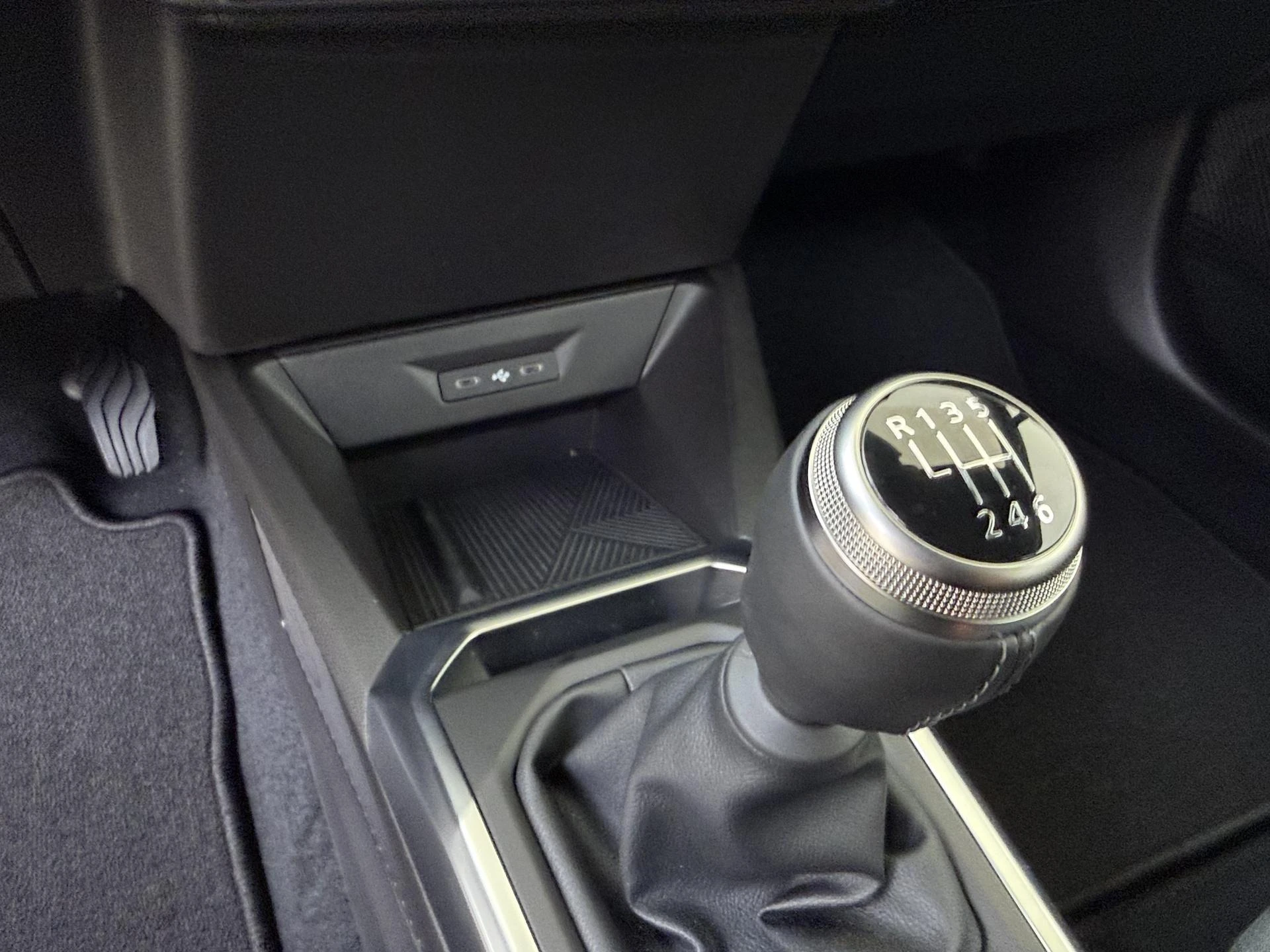 Renault-Clio-image-13
