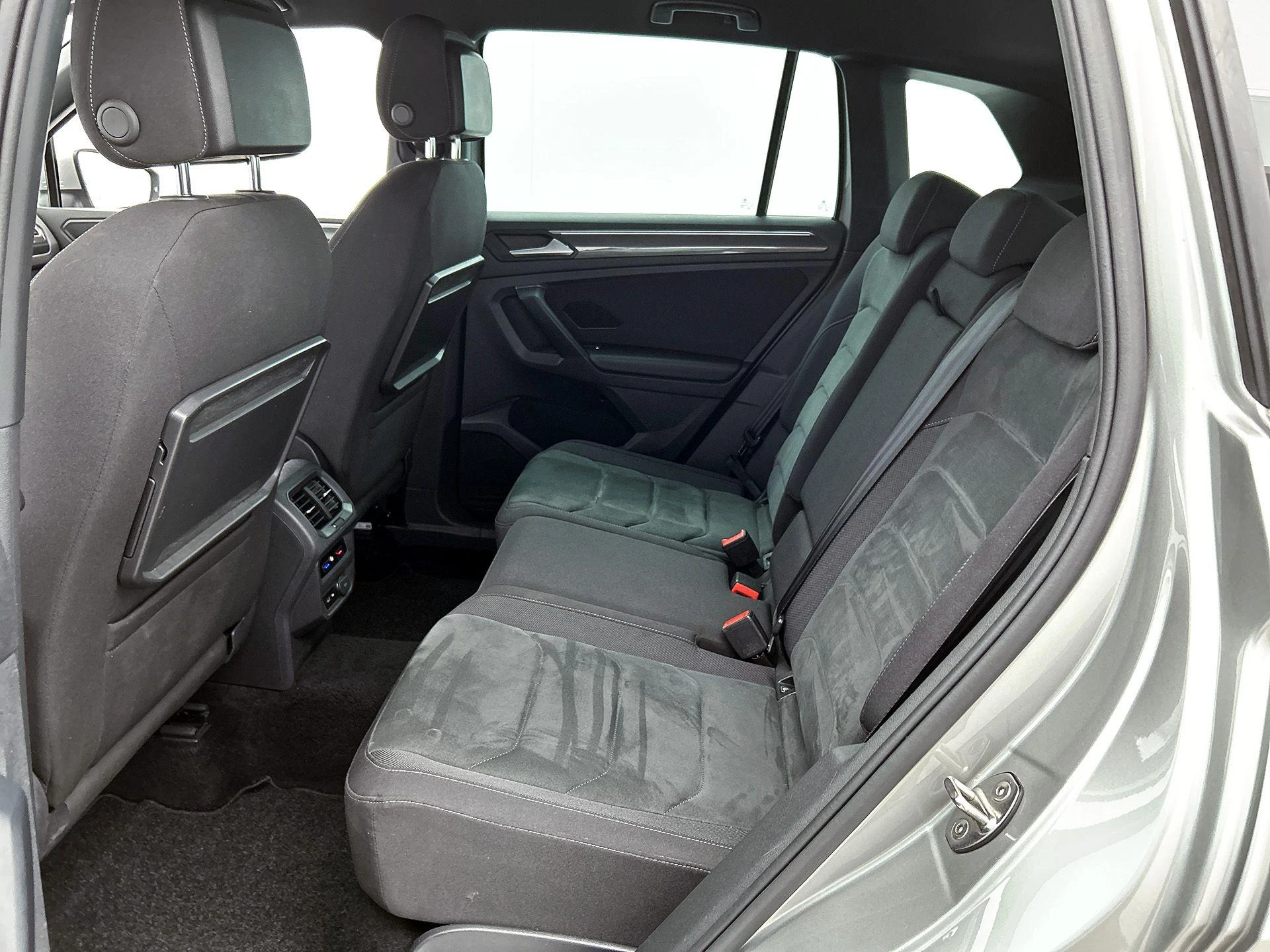 Volkswagen-Tiguan-image-26
