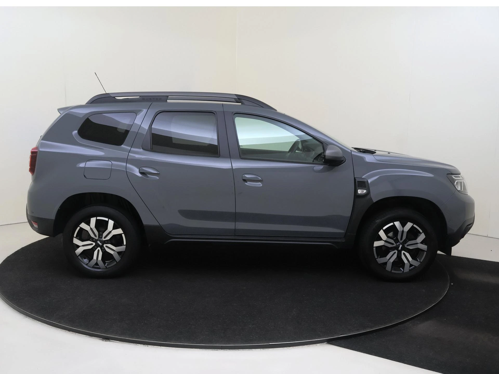 Dacia-Duster-image-9