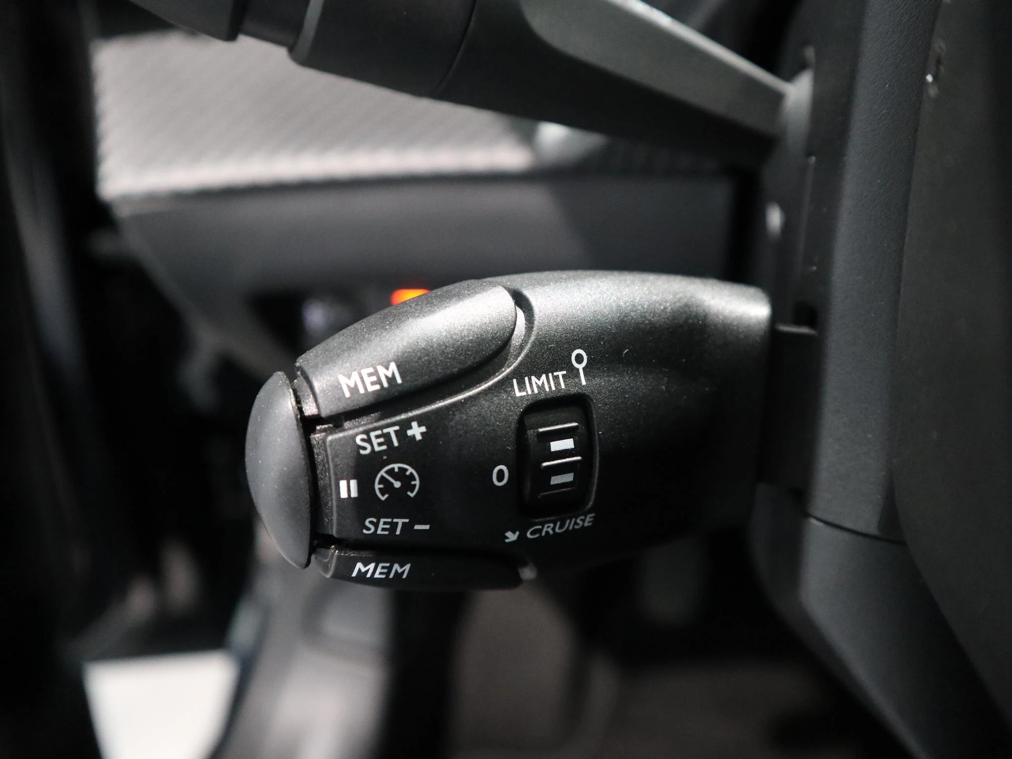 Peugeot-208-image-19