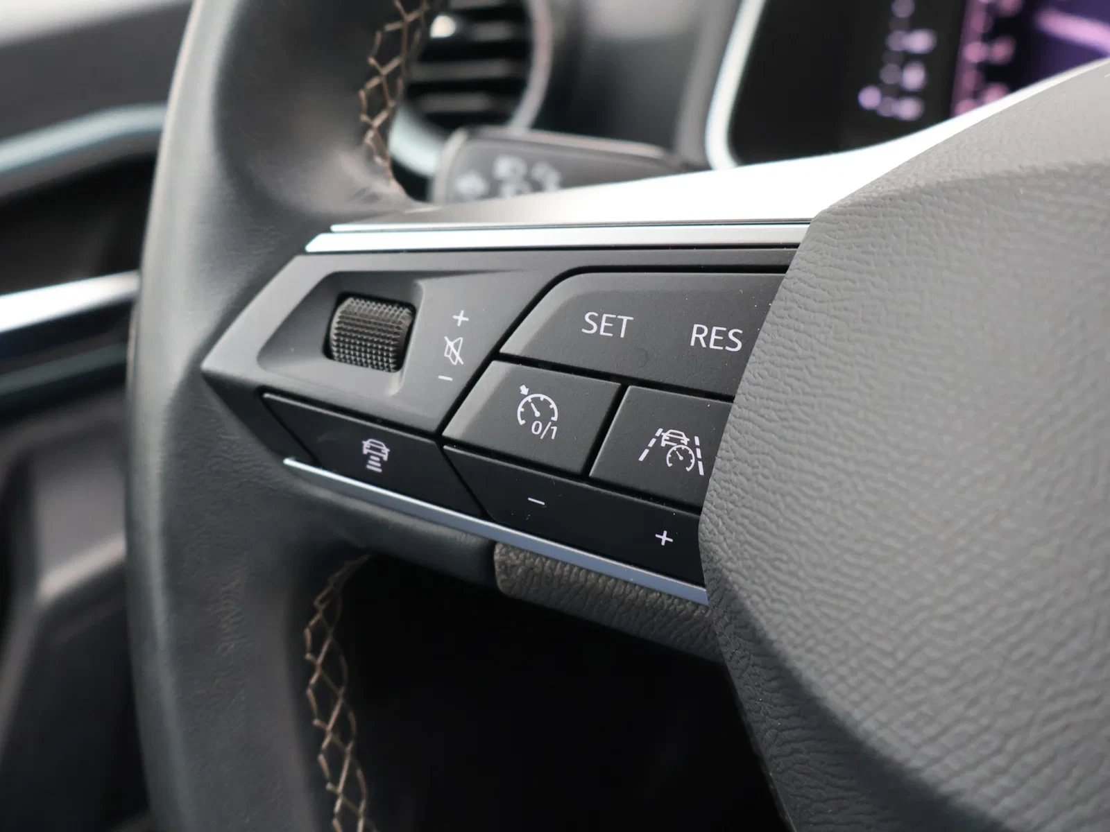 SEAT-Arona-image-14