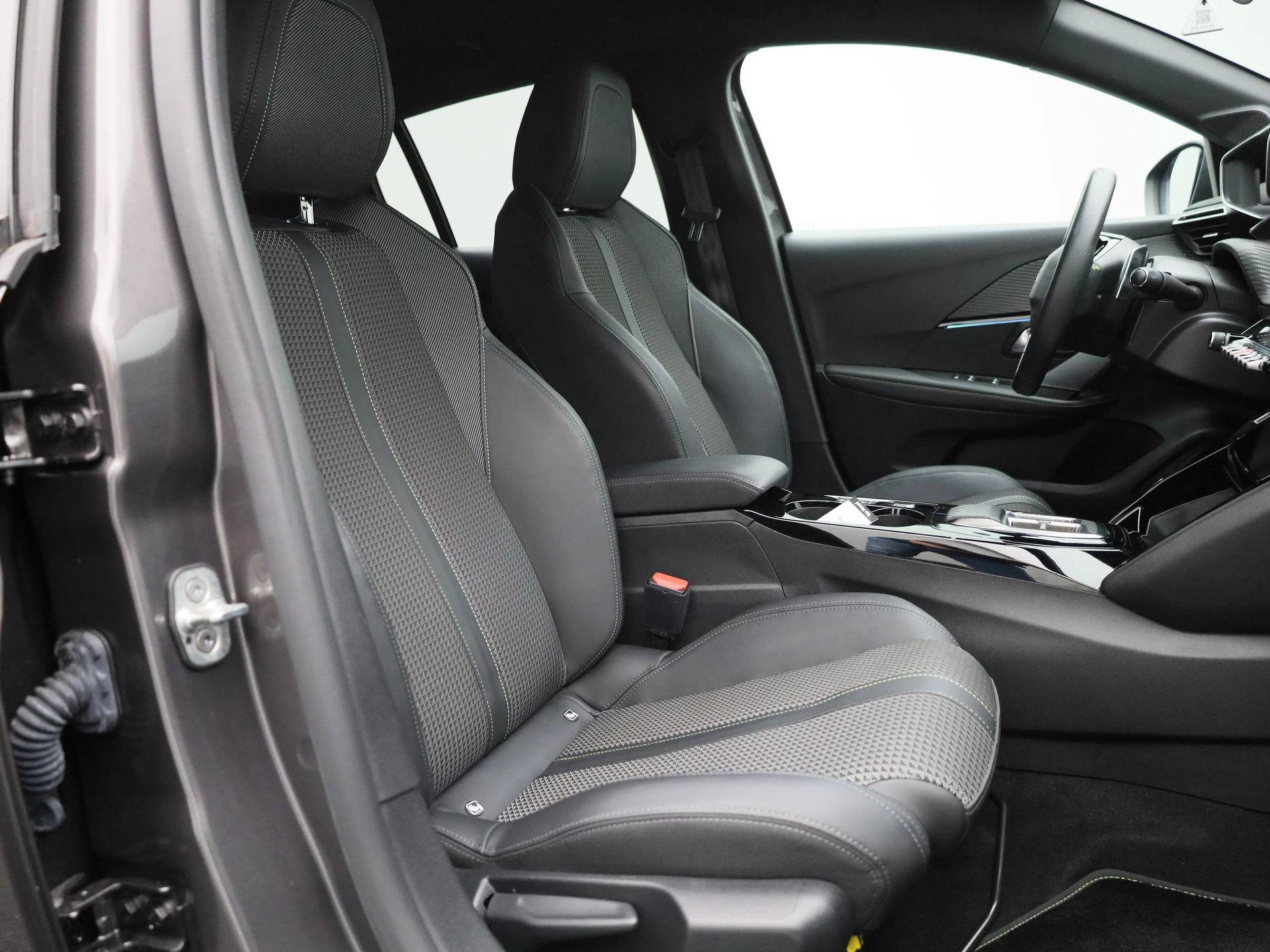 Peugeot-208-image-31