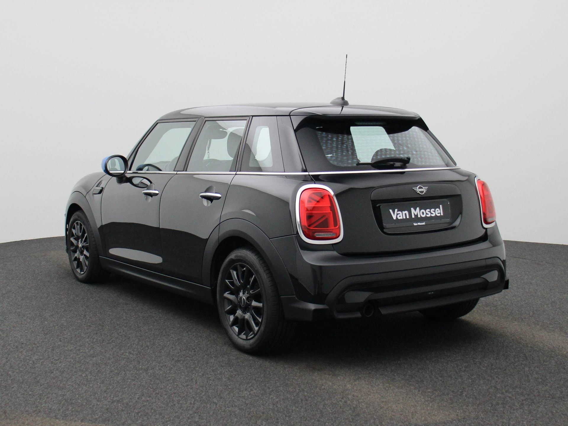 MINI-One-image-1