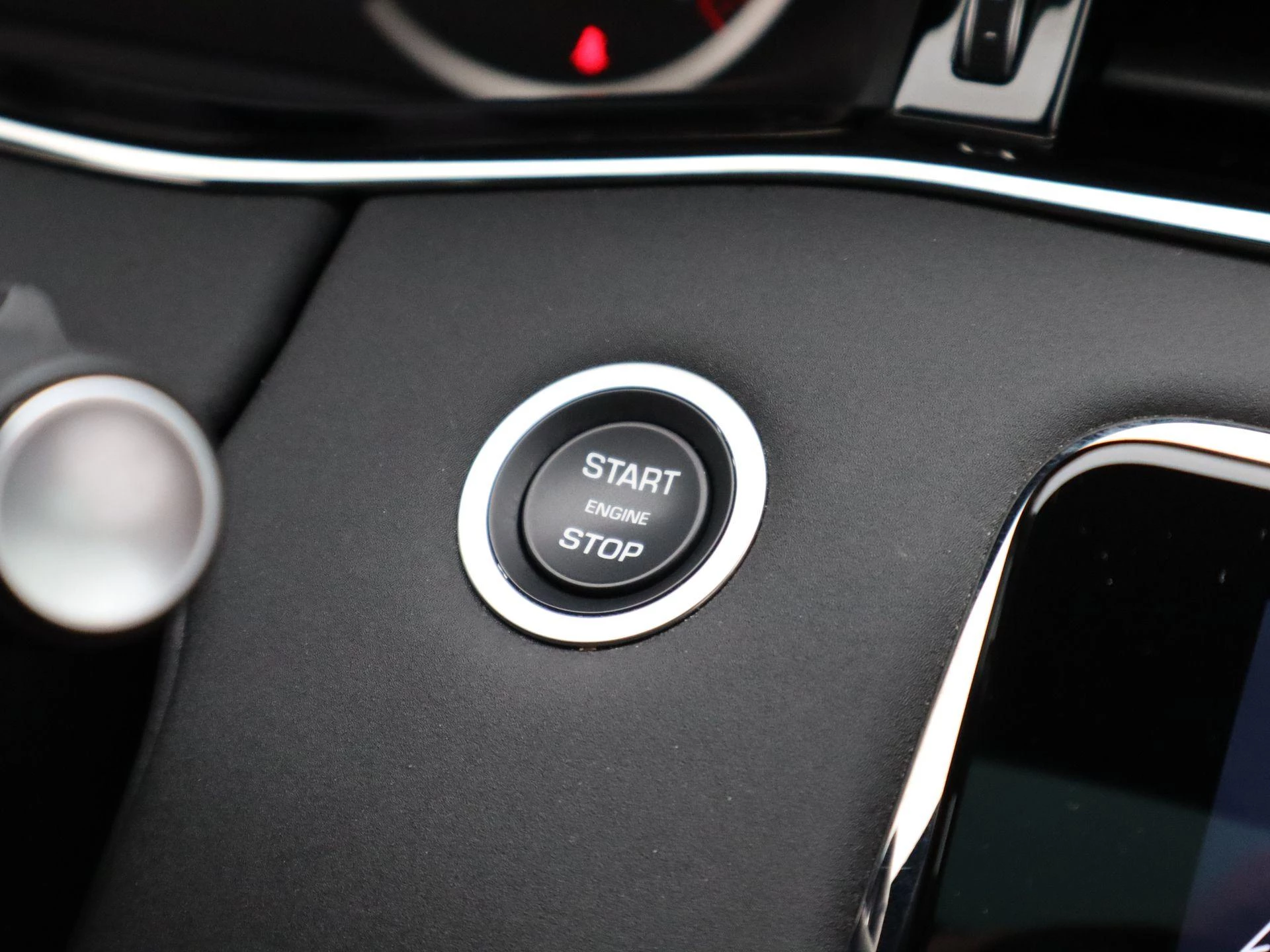 Land Rover-Range Rover Evoque-image-20
