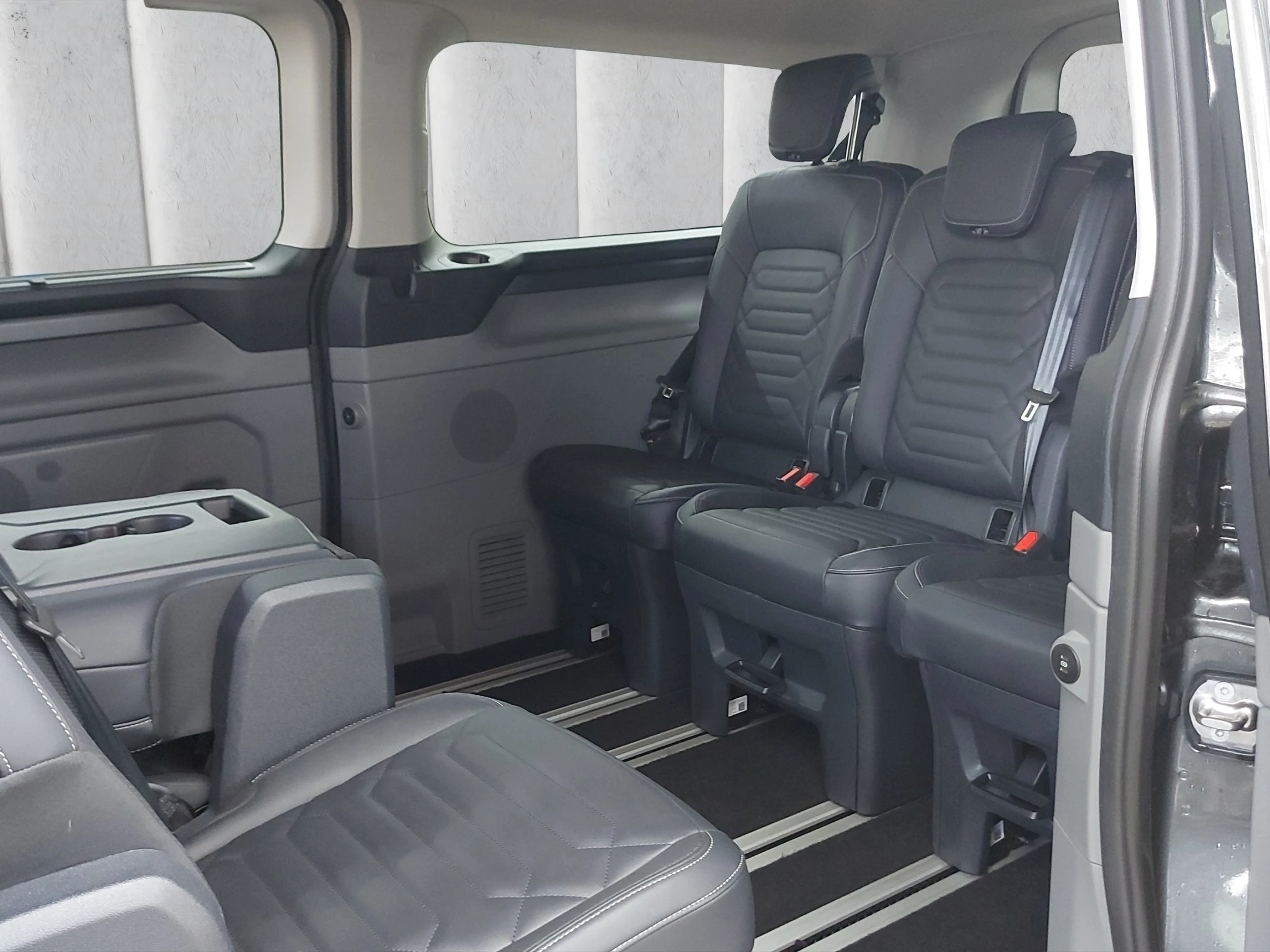 Ford-Tourneo Custom-image-10