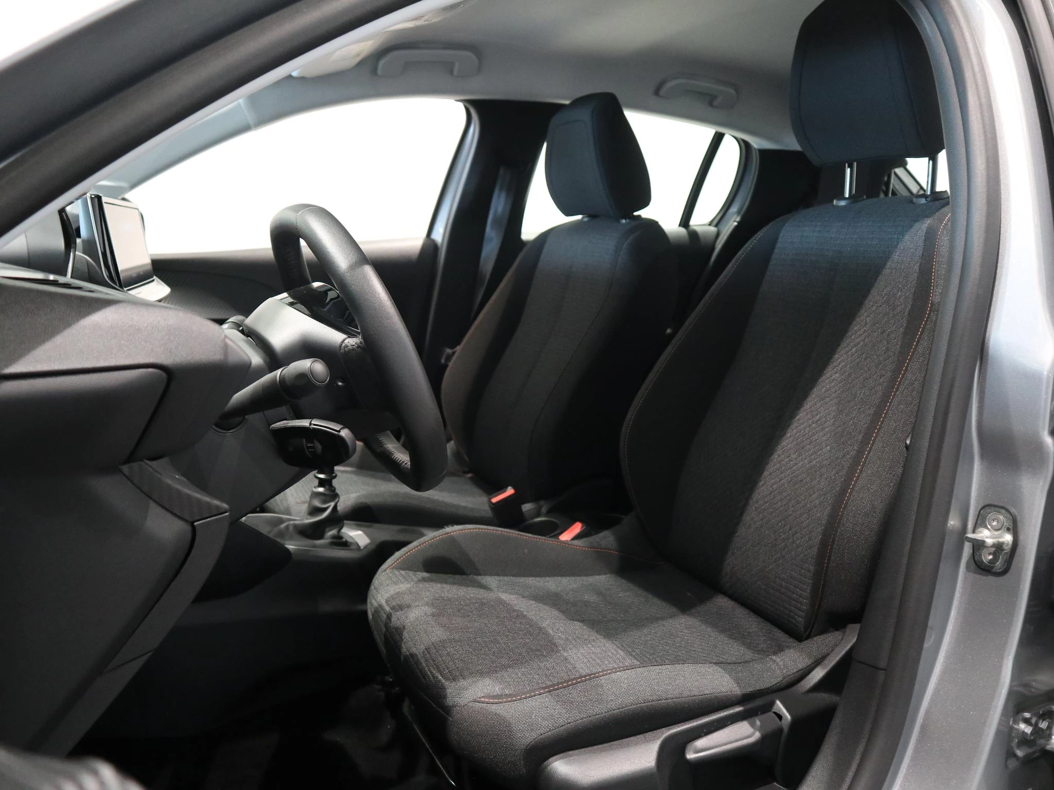 Peugeot-208-image-8