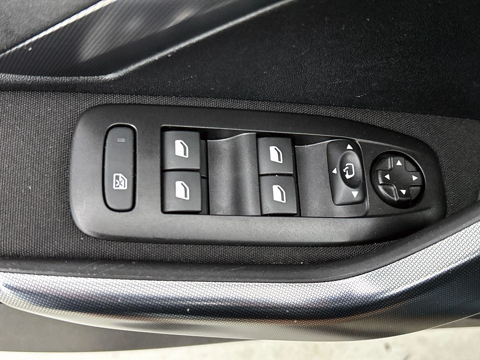 Peugeot-2008-image-33