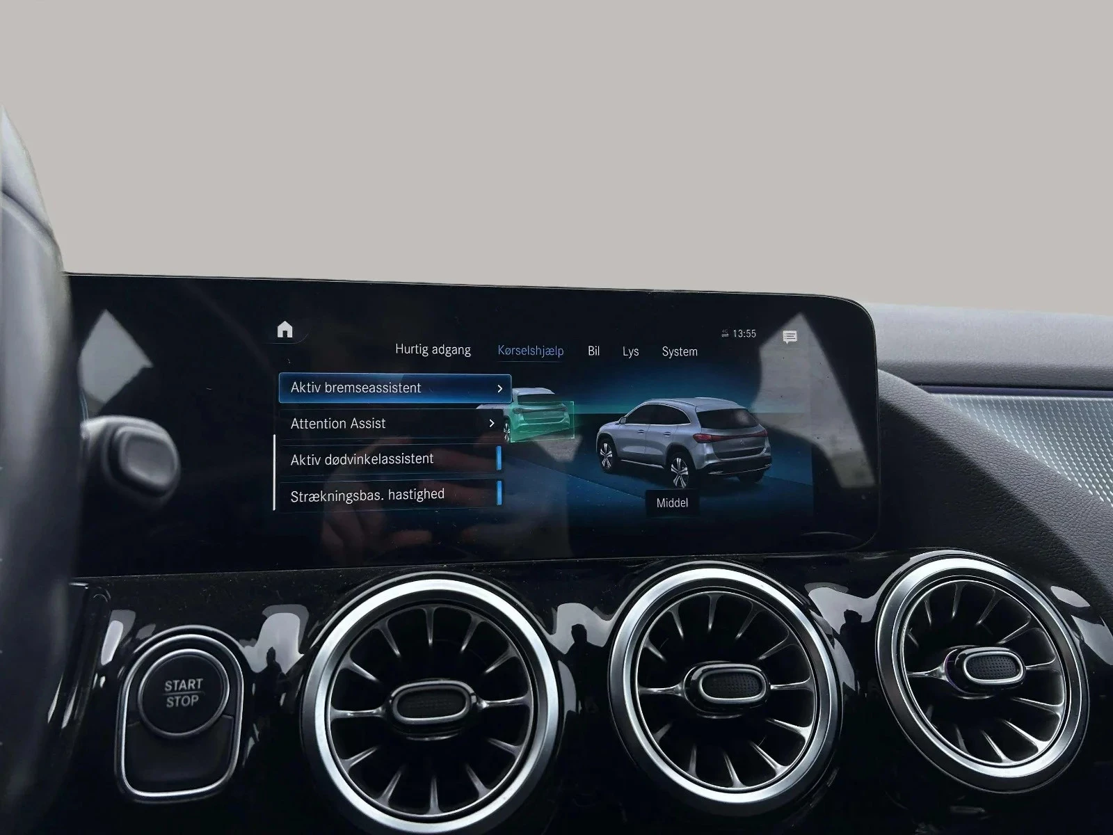 Mercedes-Benz-EQA-image-18