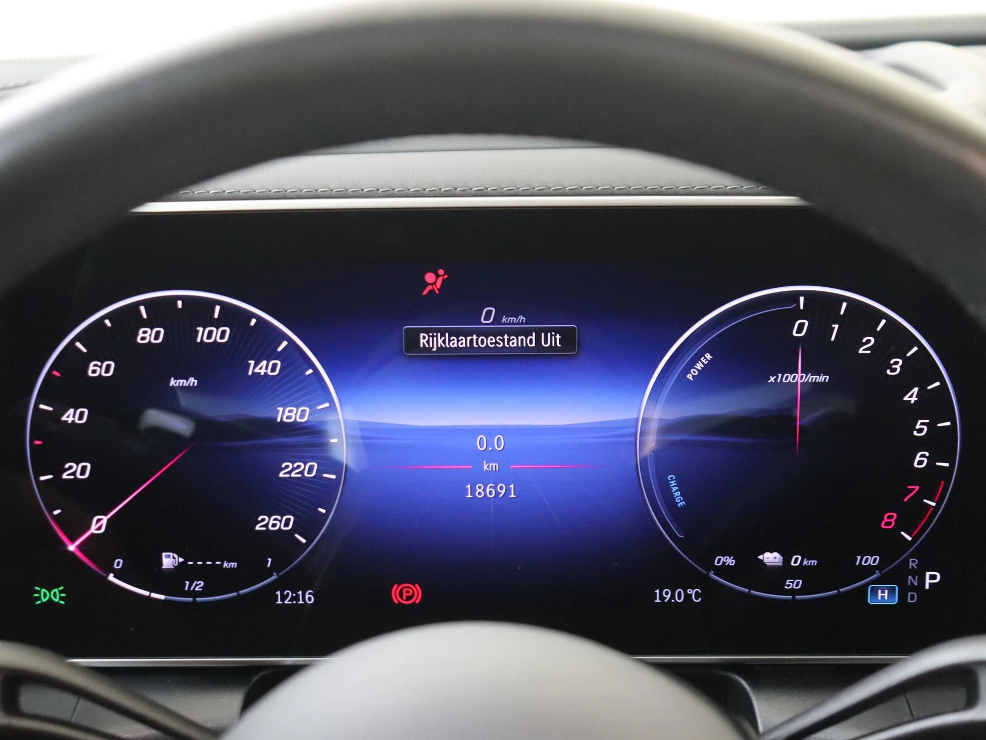 Mercedes-Benz-GLC-image-11