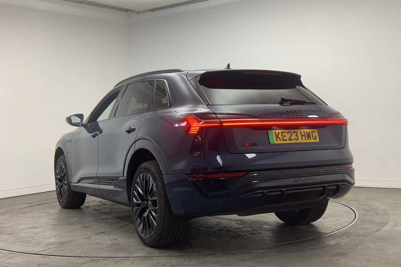 Audi-Q8 e-tron-image-2