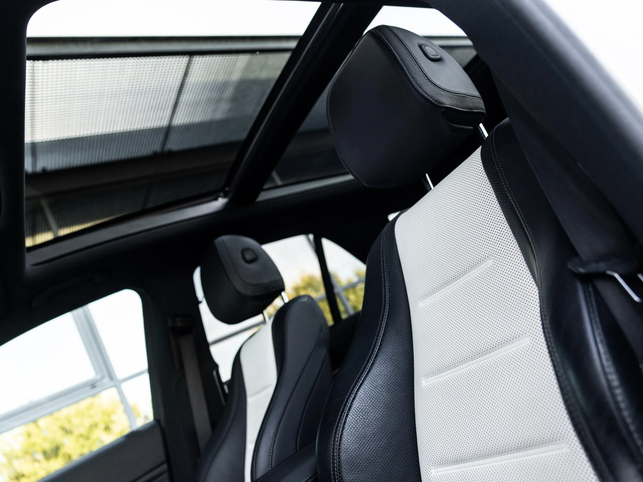Mercedes-Benz-GLE-image-15