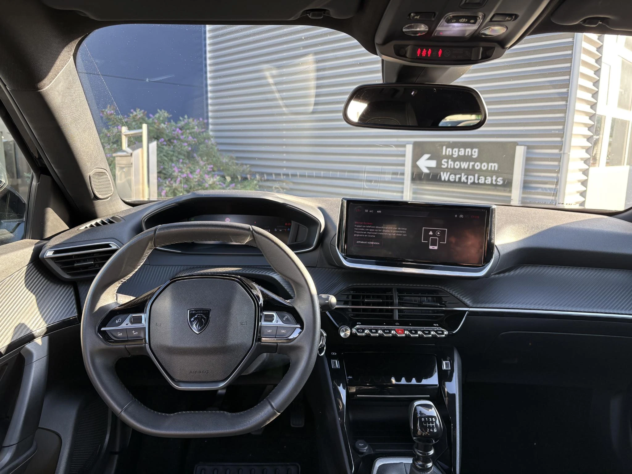 Peugeot-2008-image-10