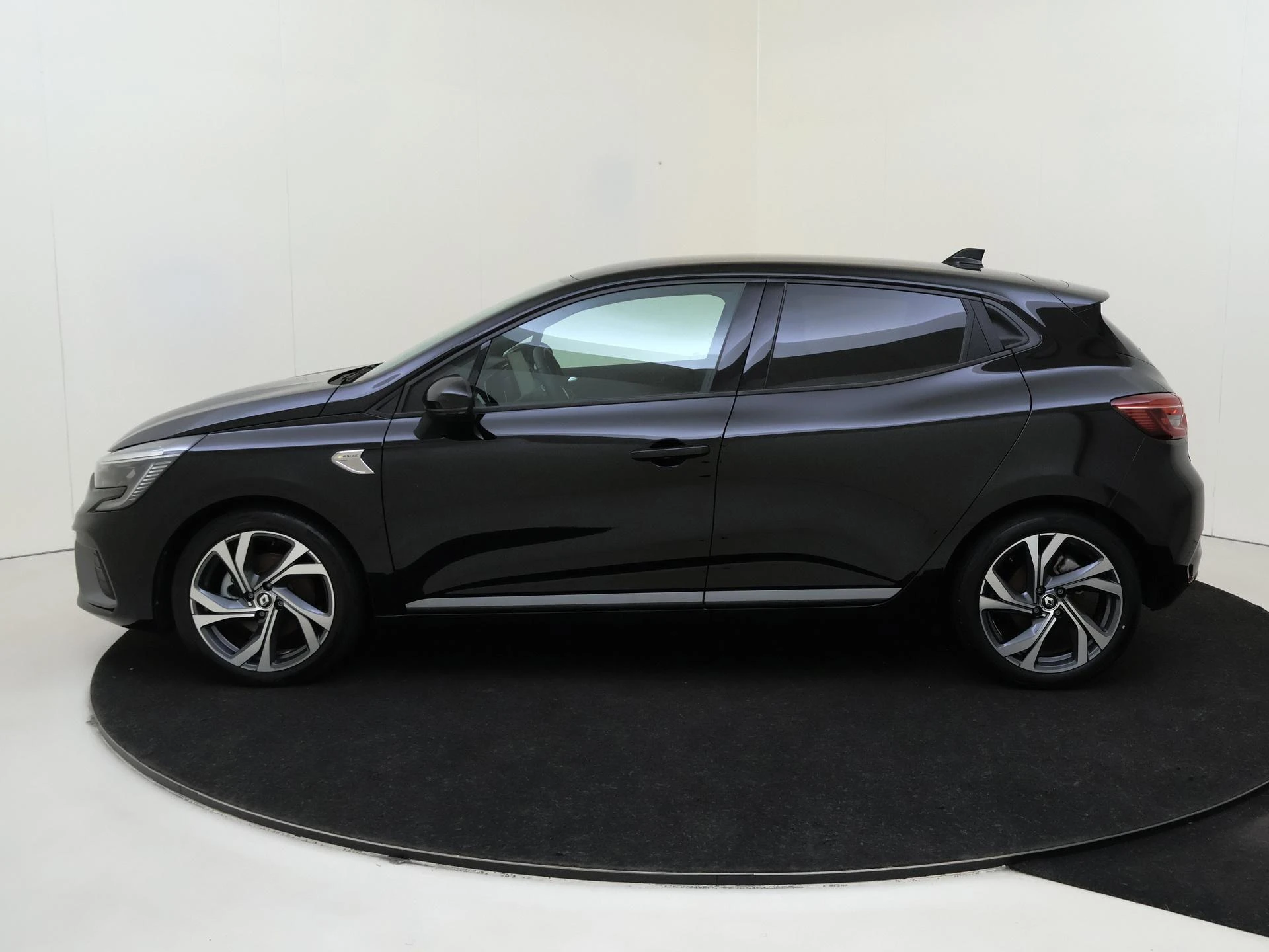 Renault-Clio-image-7