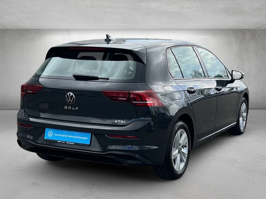 Volkswagen Golf VIII Lim. 1.5 eTSI DSG Life *Kamera*Navi*