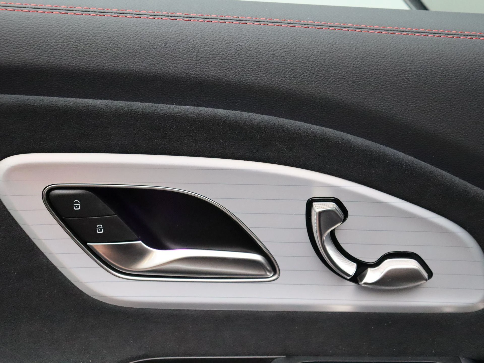 Mercedes-Benz-CLA-image-9