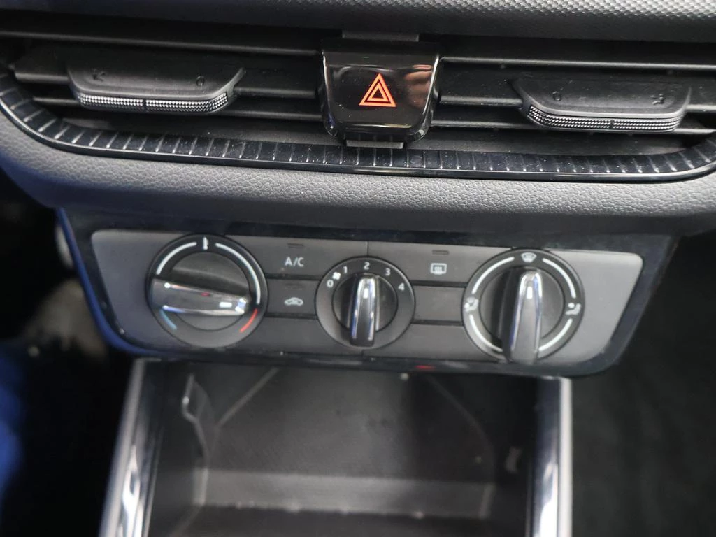 Škoda Fabia Fabia Essence 1.0MPI 80PK *VIRTUAL COCKPIT*APP-CONNECT*PDC ACHTER*DAB RADIO*...*