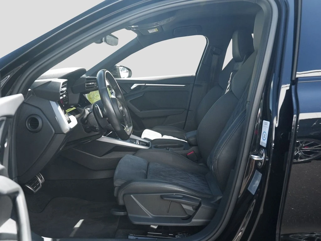 Audi RS3 Sportback 2.5 TFSI SportAGA Optik schwarz+