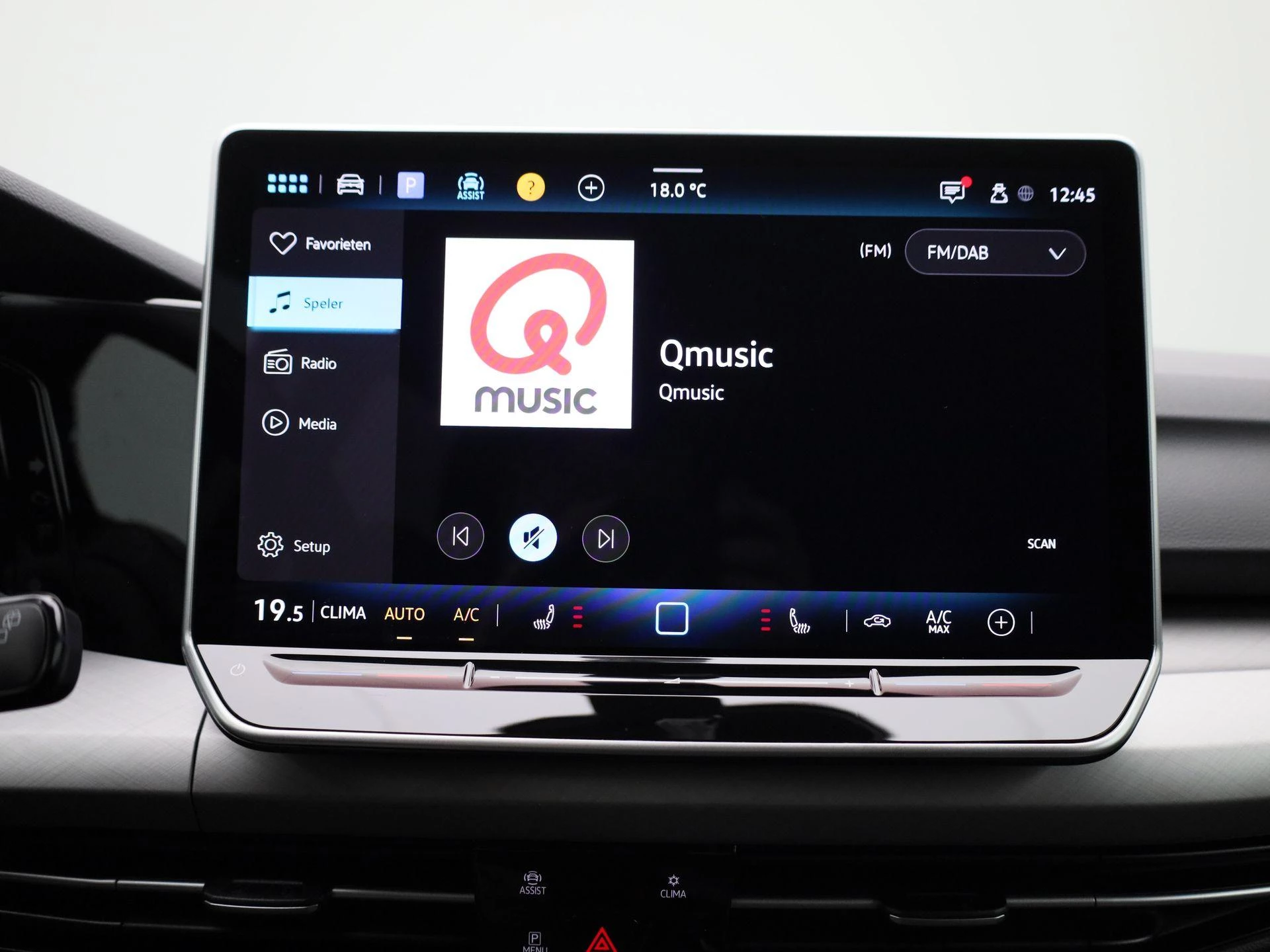 Volkswagen-Golf-image-16