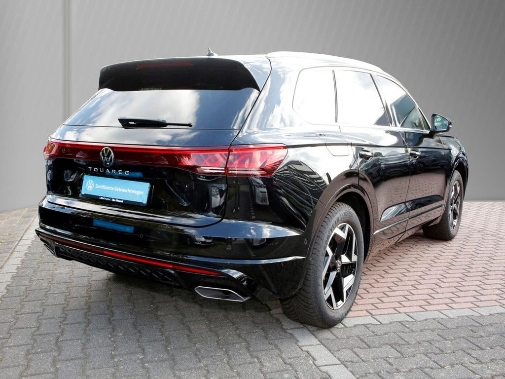 Volkswagen-Touareg-image-3