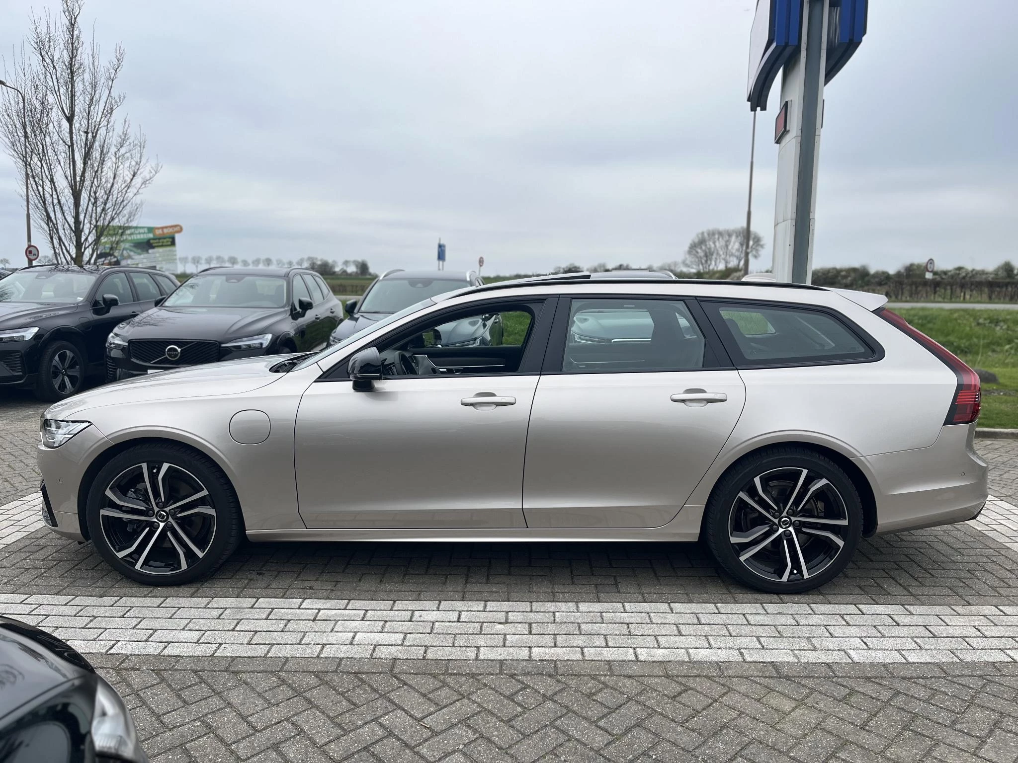 Volvo-V90-image-2