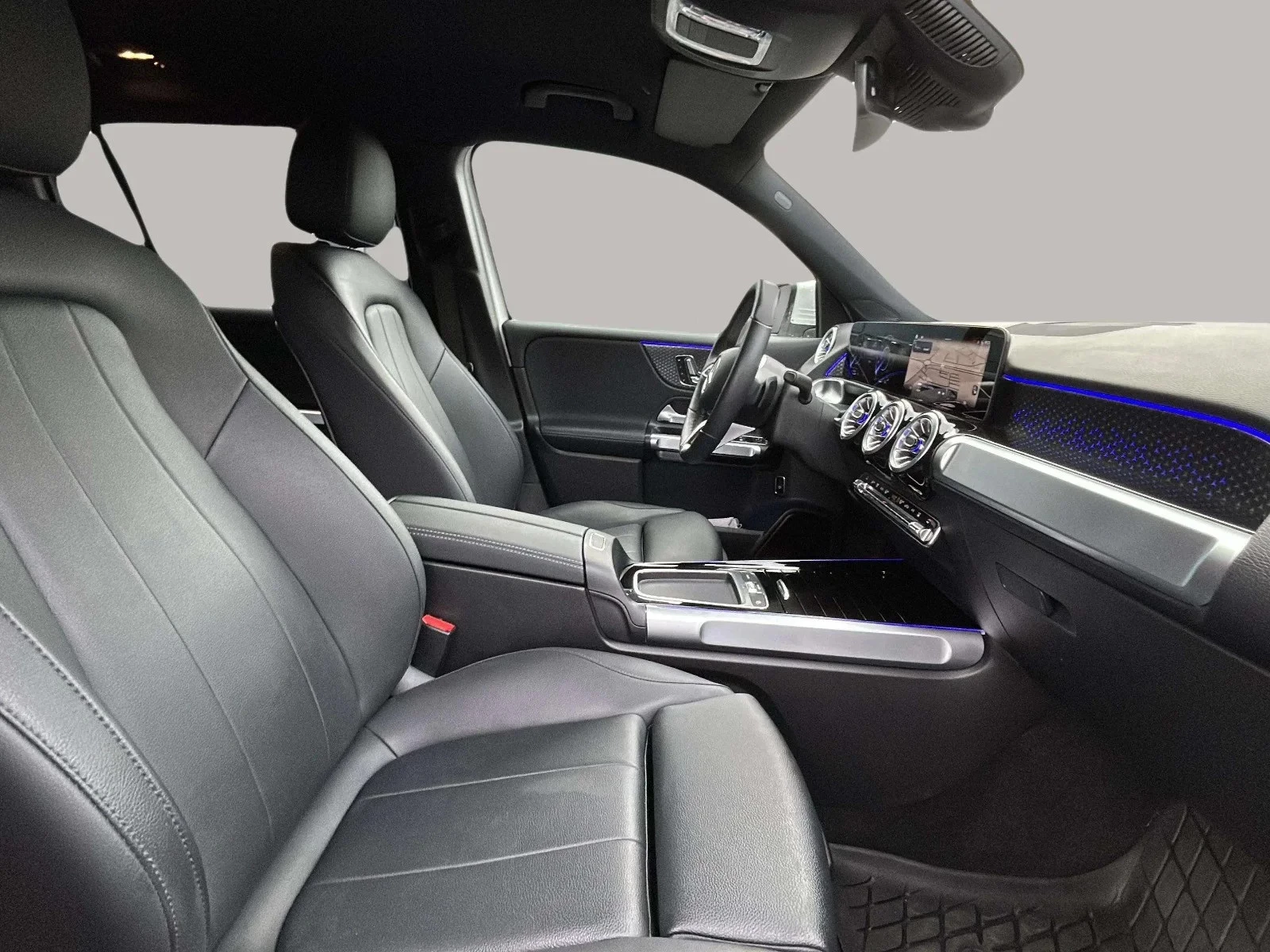 Mercedes-Benz-EQB-image-12