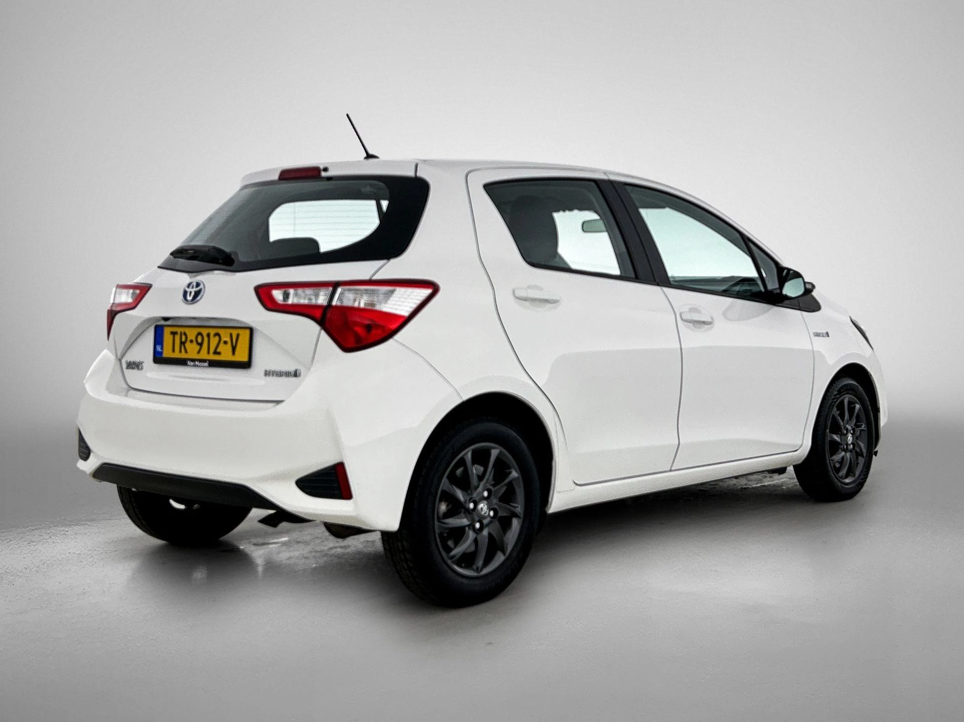 Toyota-Yaris-image-3