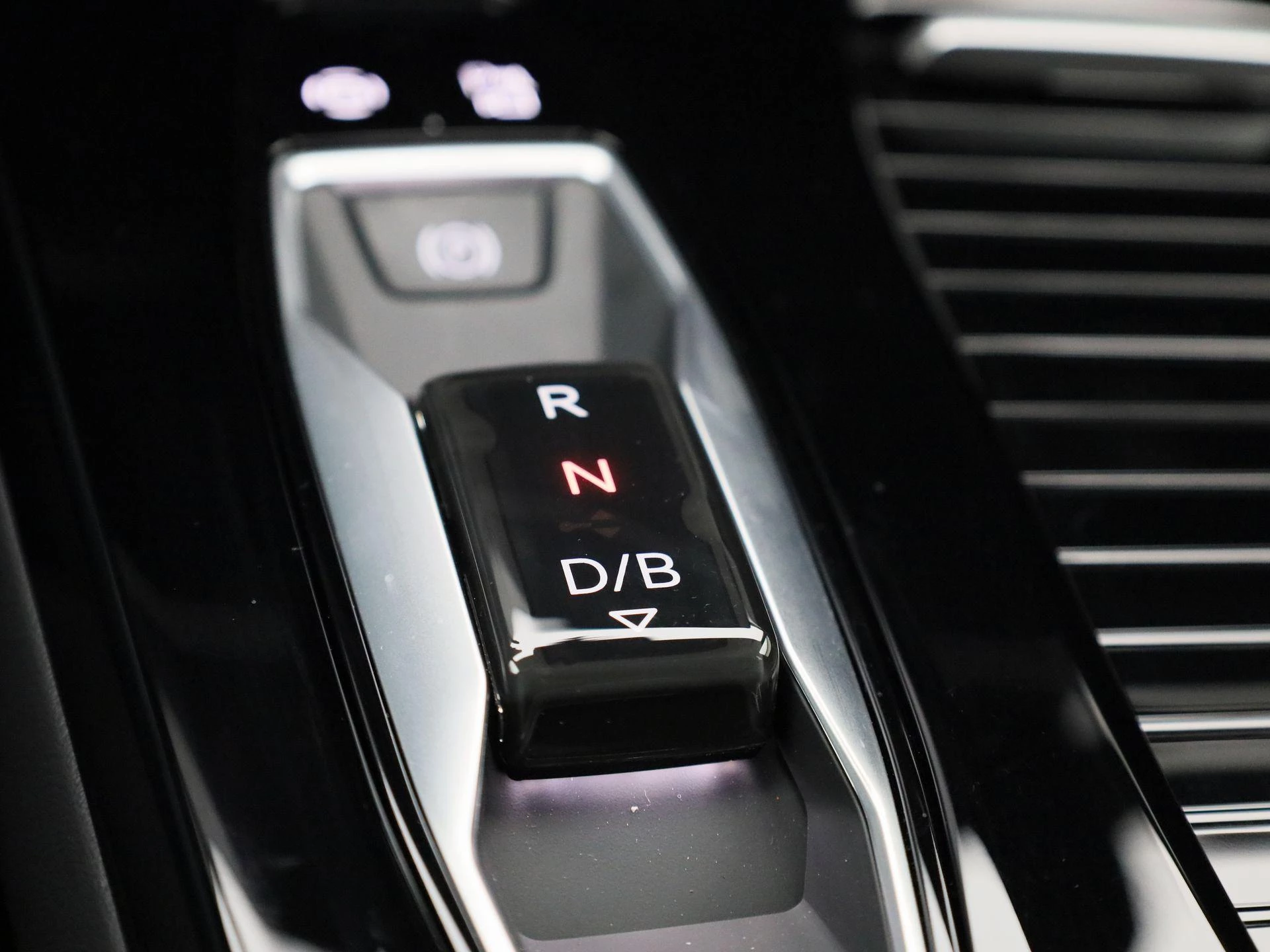 Audi-Q6 e-tron-image-18