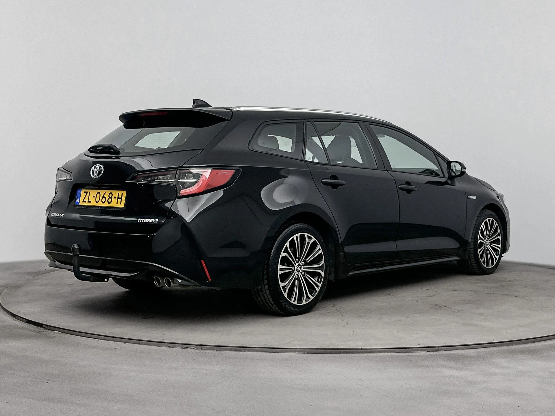 Toyota-Corolla Touring Sports-image-3