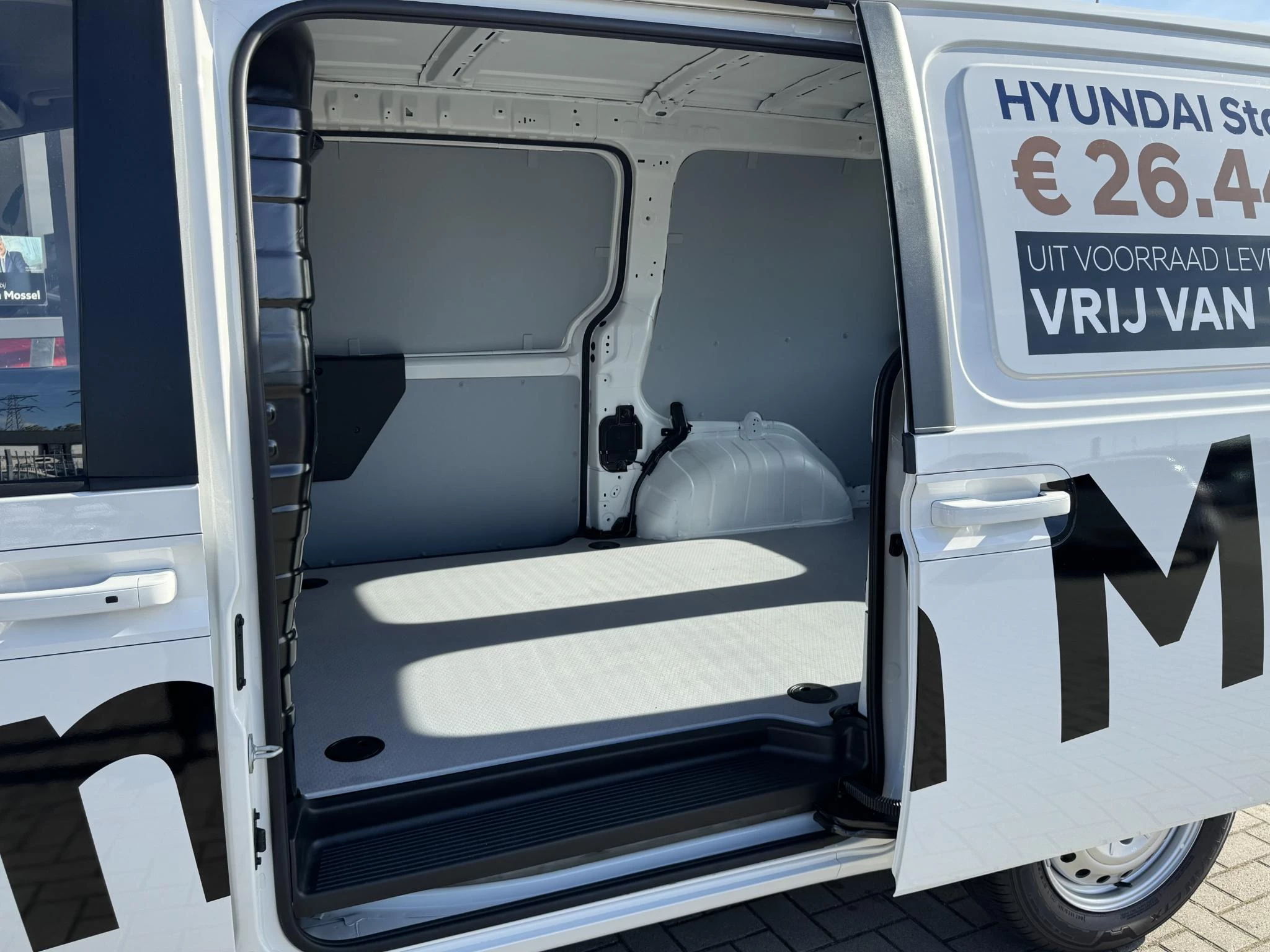 Hyundai-Staria-image-9