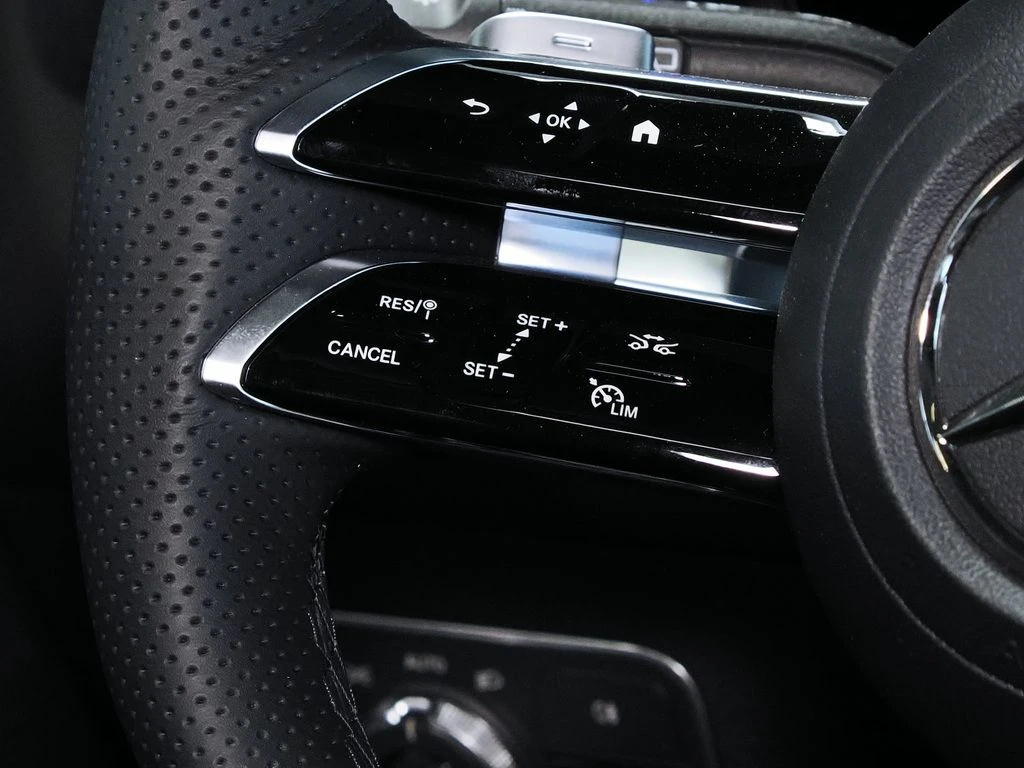 Mercedes-Benz-GLB 180 d-image-10