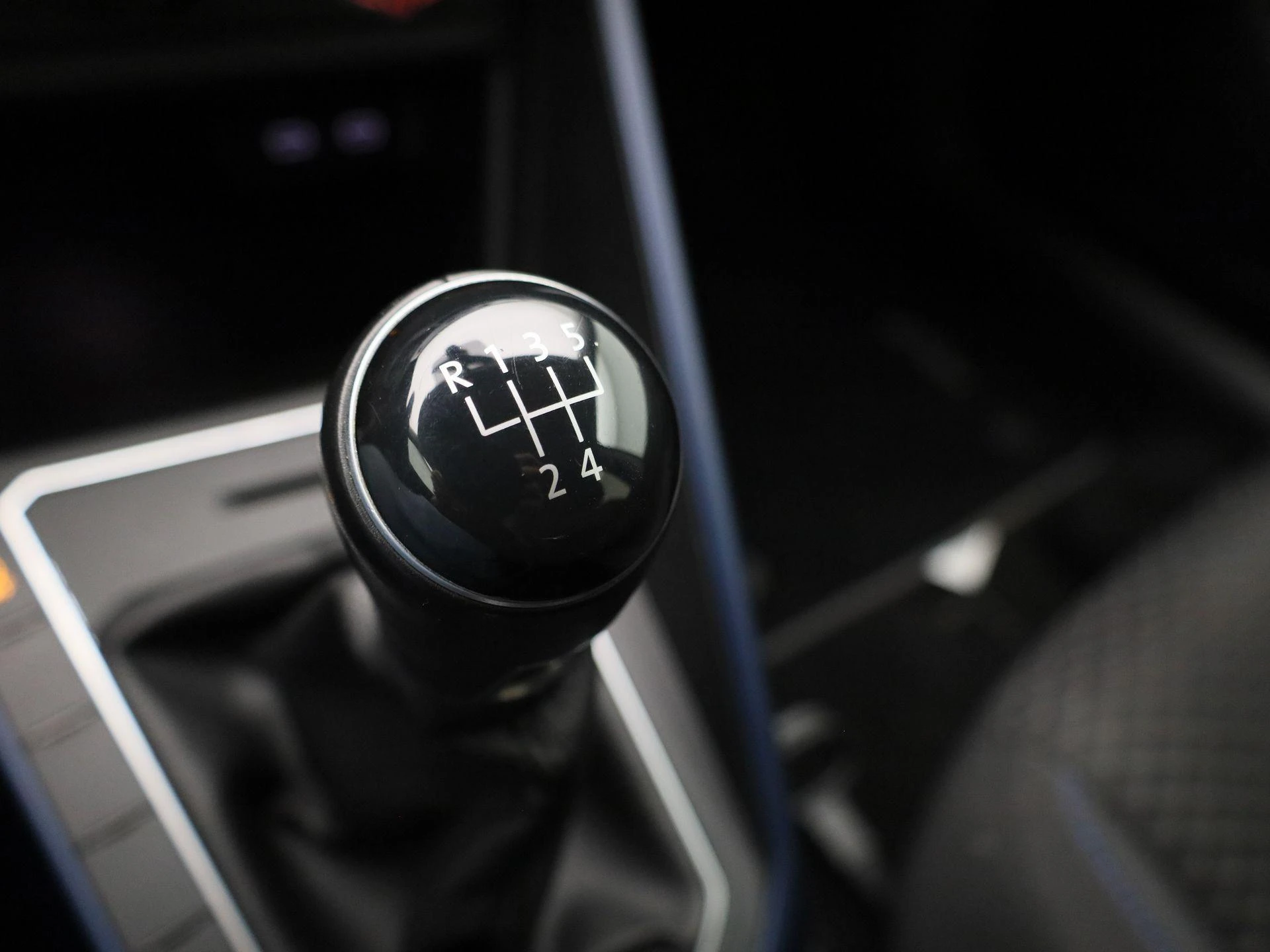 Volkswagen-Polo-image-26