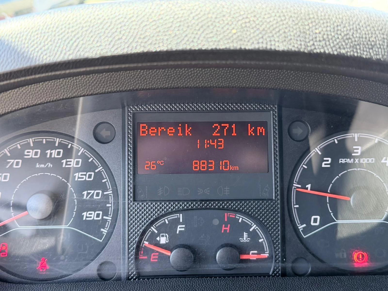 Peugeot Boxer 330 2.2 BlueHDi 140 L2H2 Pro